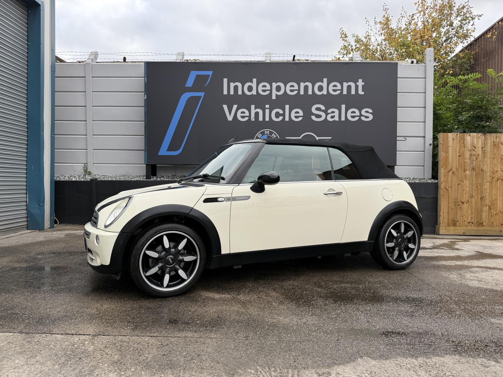 MINI Convertible 1.6 Cooper Sidewalk Convertible 2dr Petrol CVT Euro 4 (115 ps)