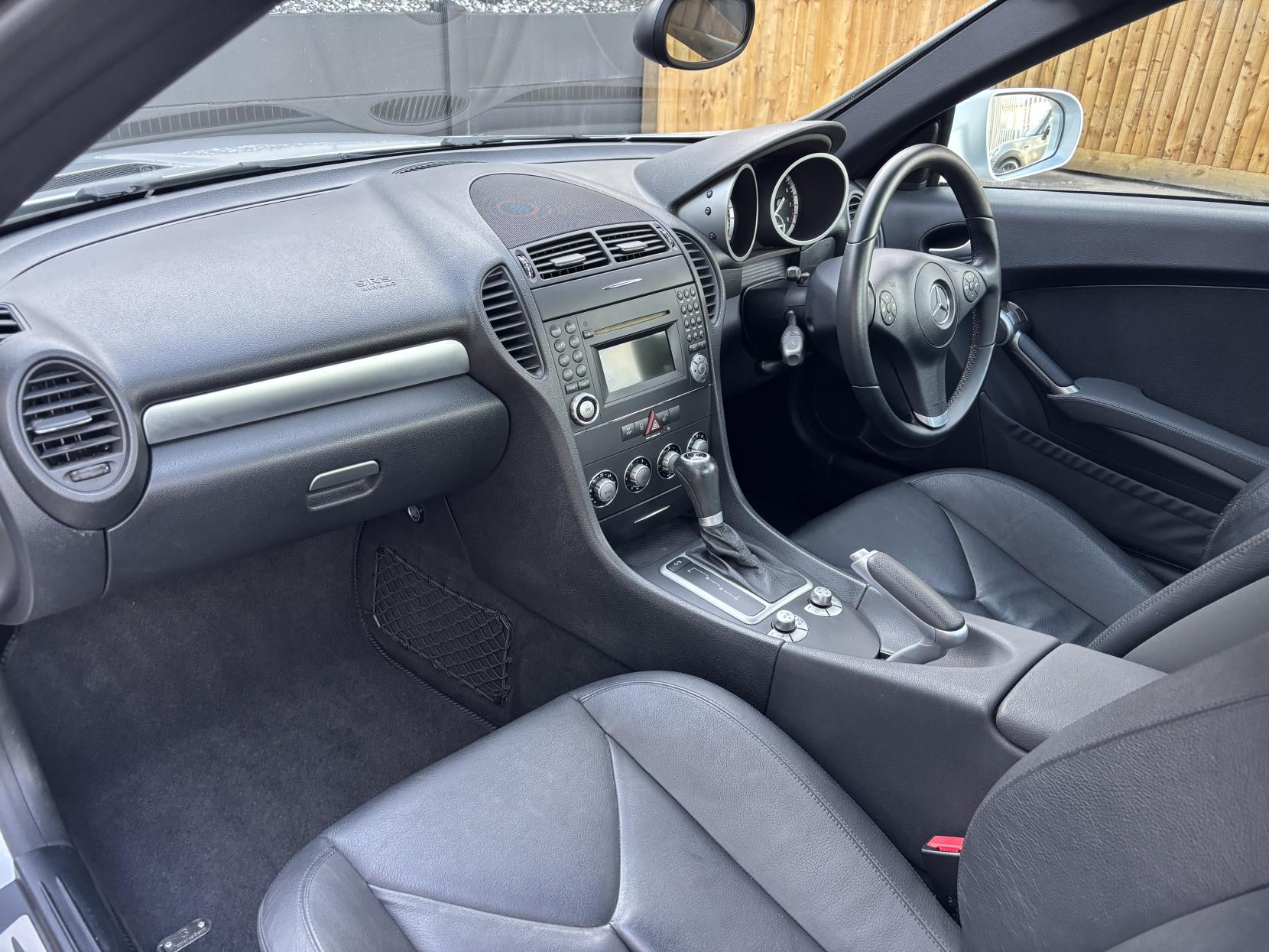 Mercedes-Benz SLK 1.8 SLK200K Convertible 2dr Petrol Tiptronic Euro 4 (184 ps)