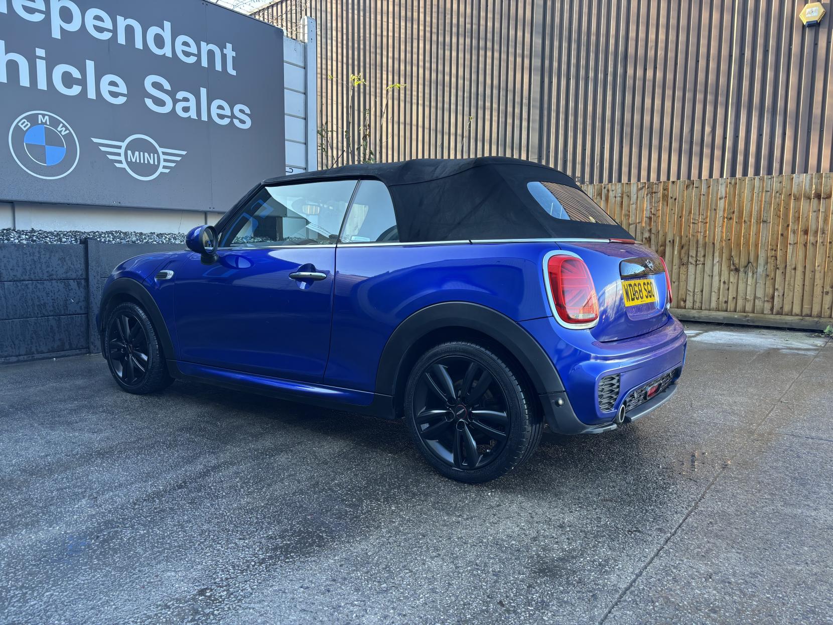 MINI Convertible 1.5 Cooper Convertible 2dr Petrol Manual Euro 6 (s/s) (136 ps)