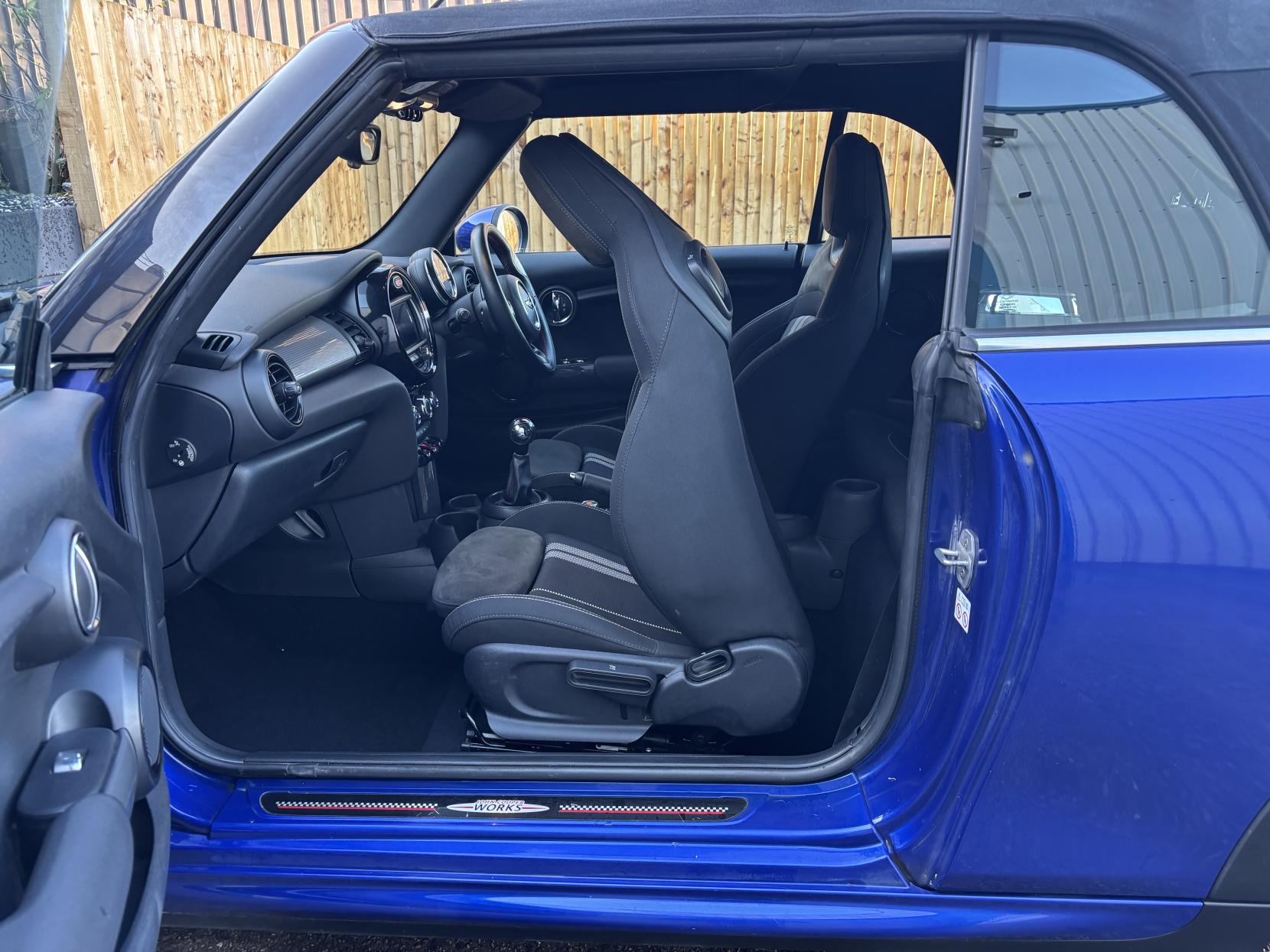 MINI Convertible 1.5 Cooper Convertible 2dr Petrol Manual Euro 6 (s/s) (136 ps)