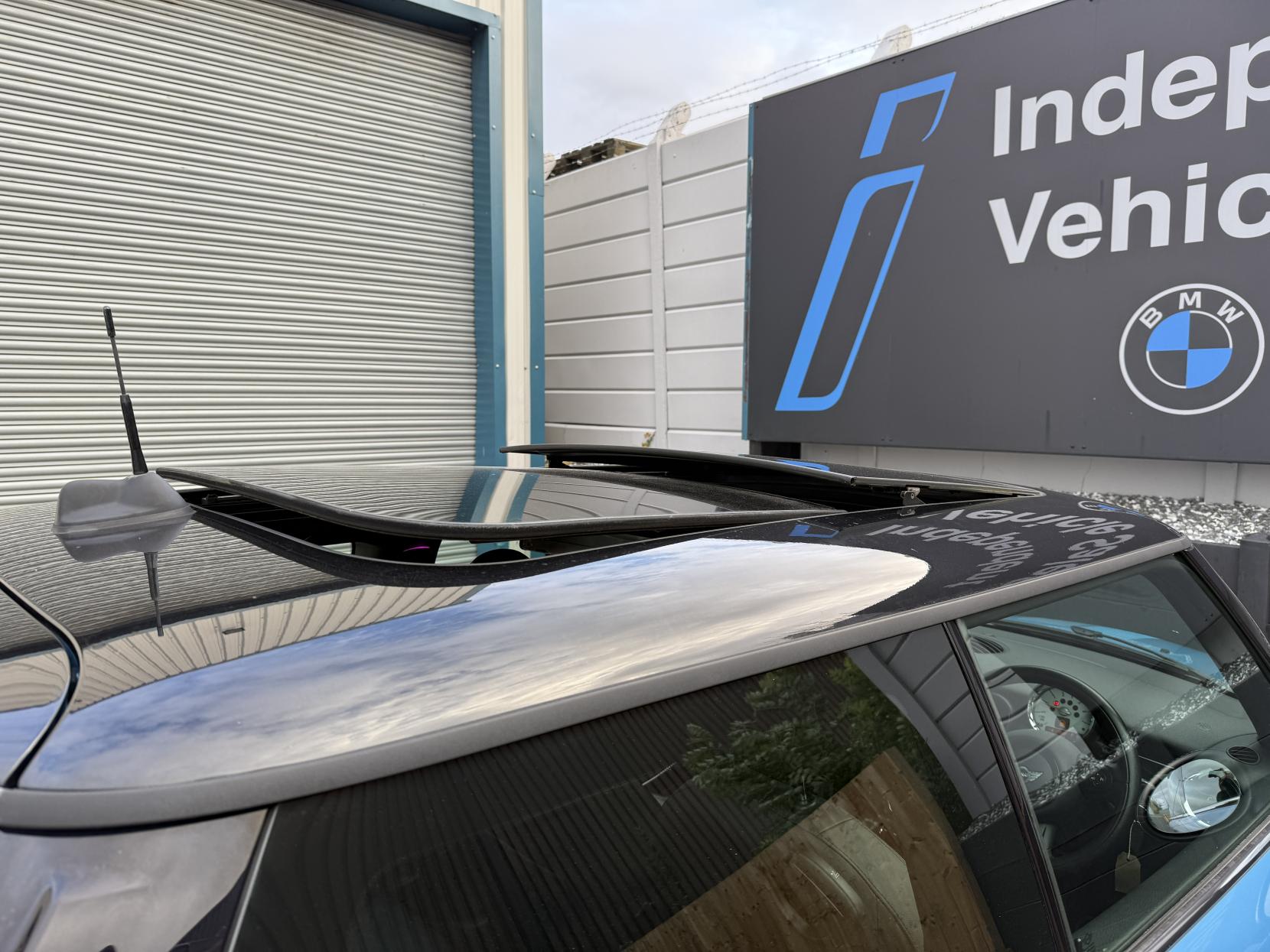 MINI Hatch 2.0 Cooper D Bayswater Hatchback 3dr Diesel Auto Euro 5 (112 ps)