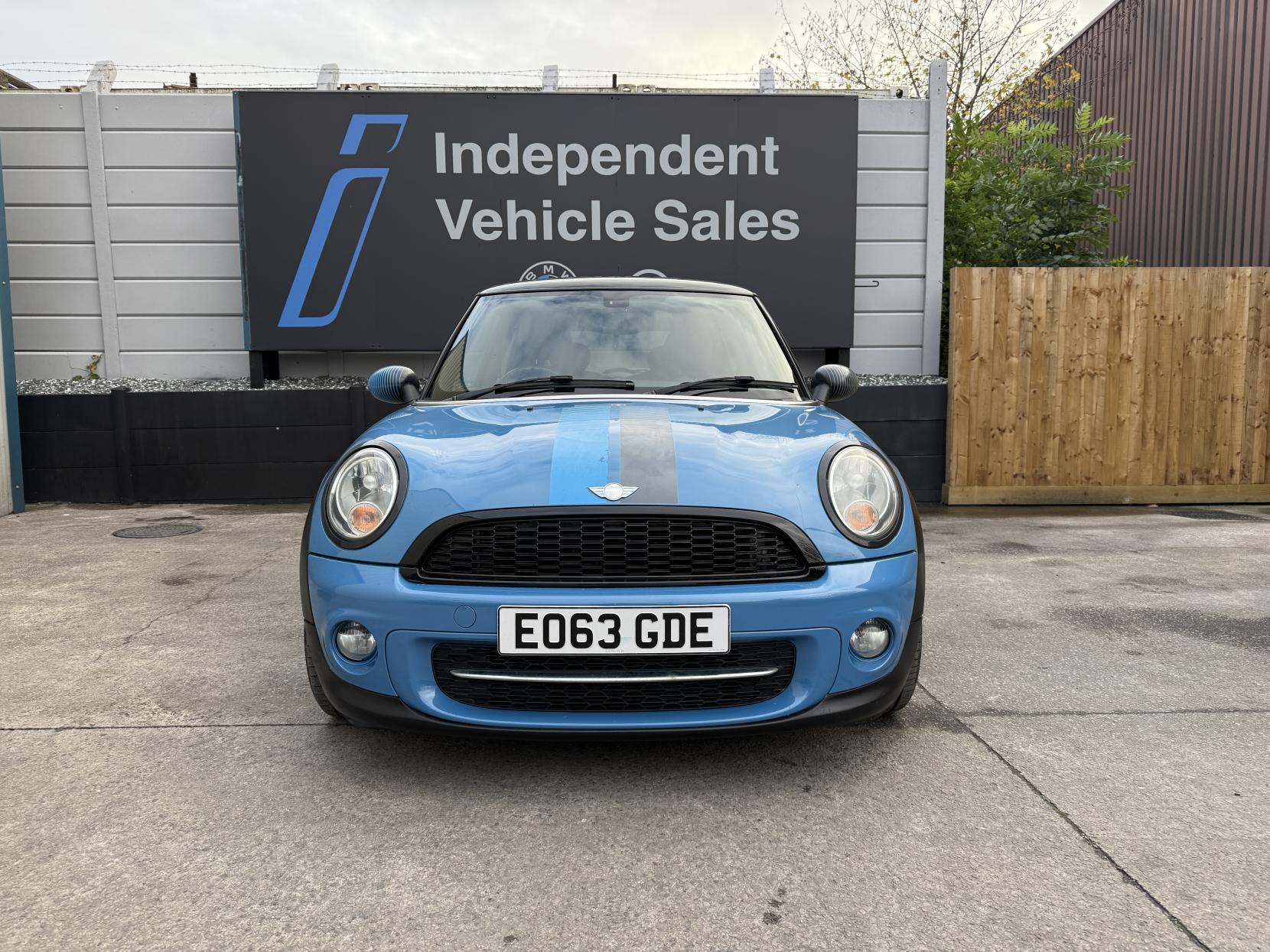 MINI Hatch 2.0 Cooper D Bayswater Hatchback 3dr Diesel Auto Euro 5 (112 ps)