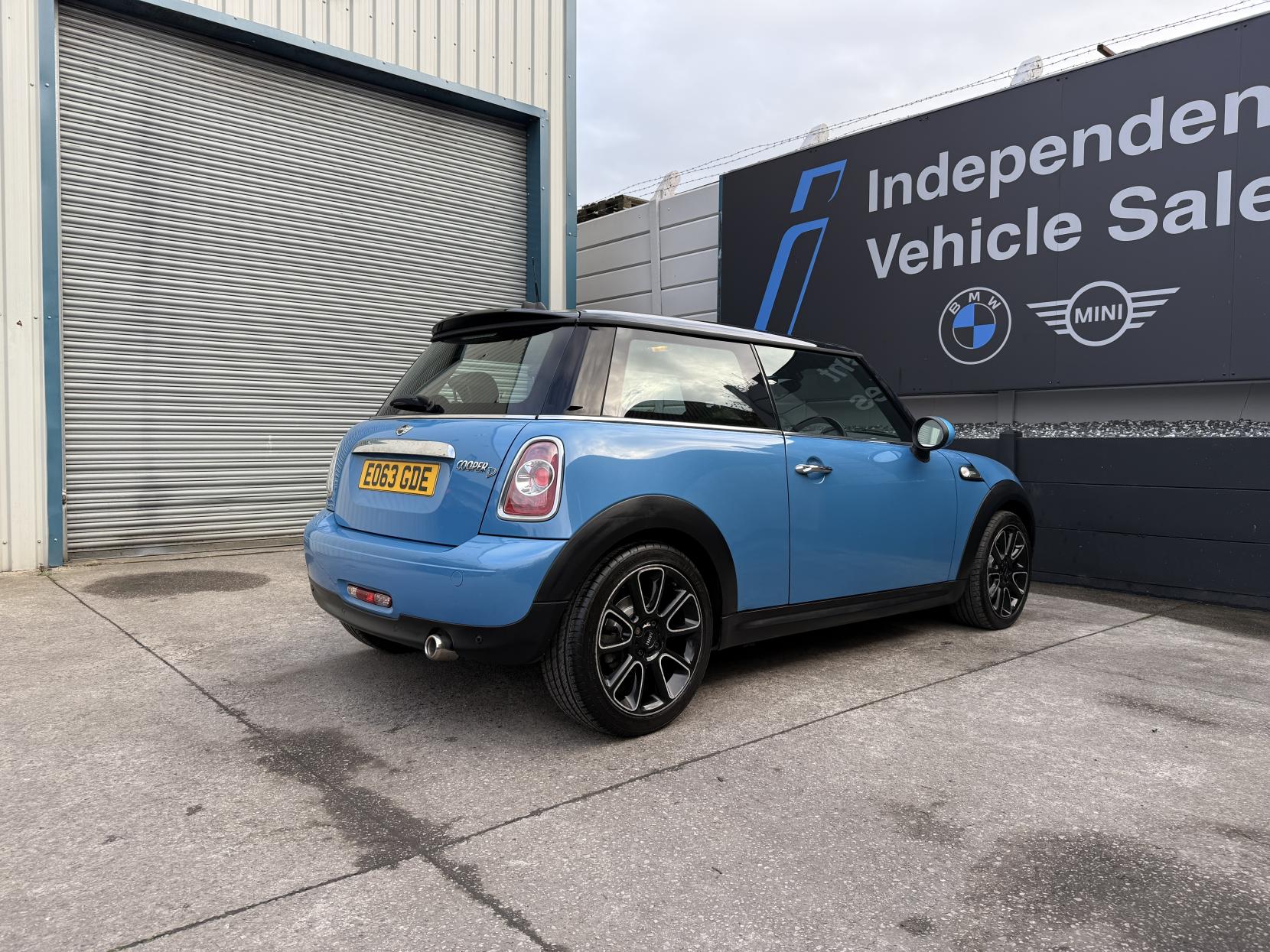 MINI Hatch 2.0 Cooper D Bayswater Hatchback 3dr Diesel Auto Euro 5 (112 ps)