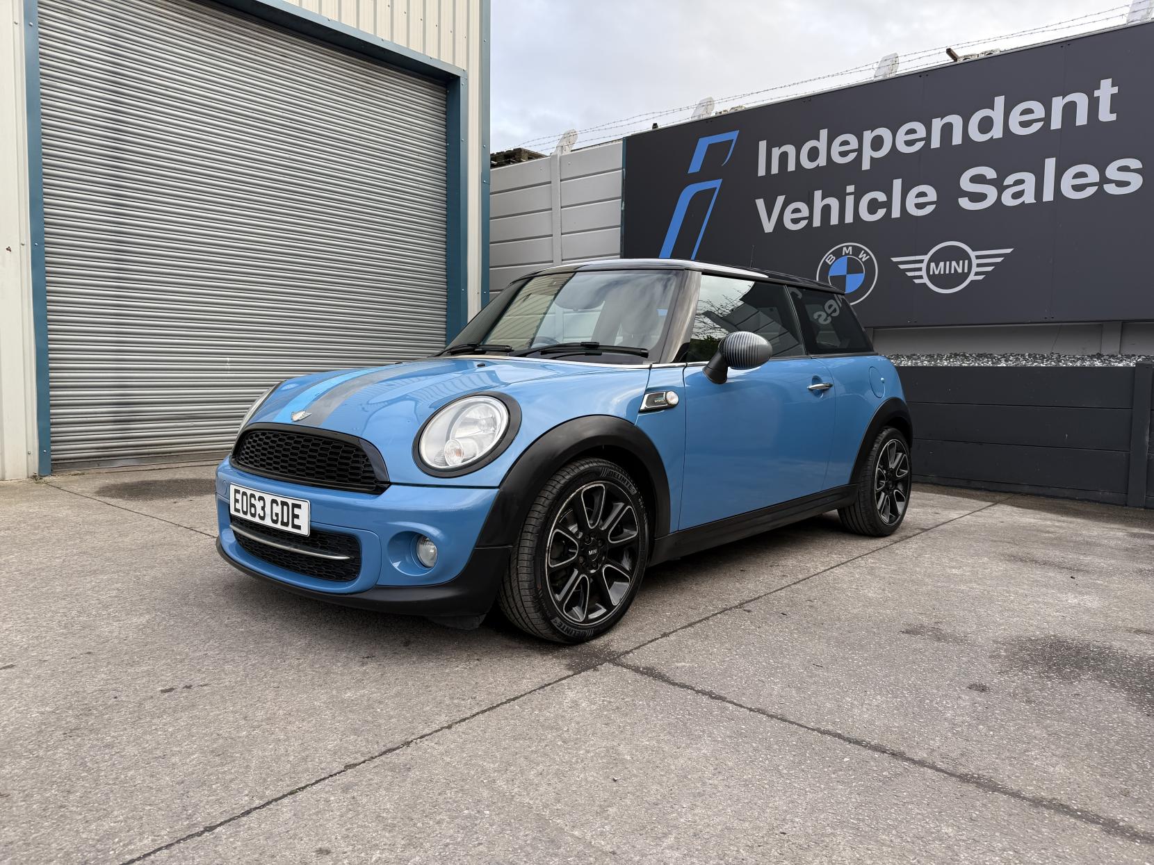 MINI Hatch 2.0 Cooper D Bayswater Hatchback 3dr Diesel Auto Euro 5 (112 ps)
