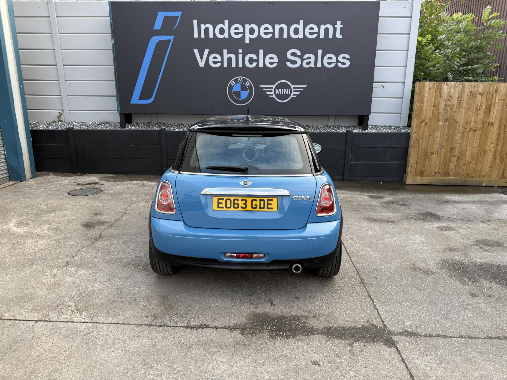 MINI Hatch 2.0 Cooper D Bayswater Hatchback 3dr Diesel Auto Euro 5 (112 ps)
