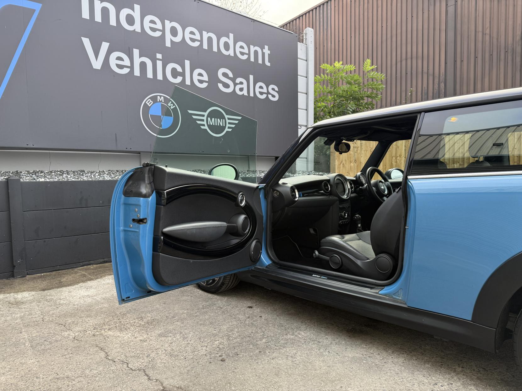 MINI Hatch 2.0 Cooper D Bayswater Hatchback 3dr Diesel Auto Euro 5 (112 ps)