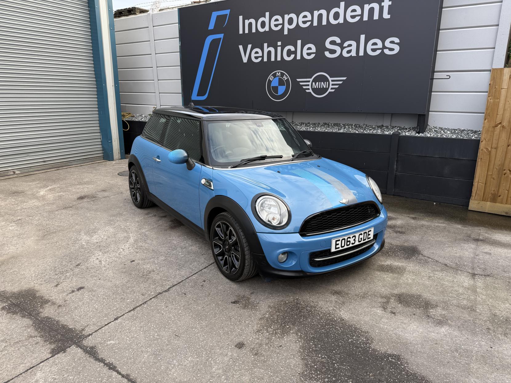 MINI Hatch 2.0 Cooper D Bayswater Hatchback 3dr Diesel Auto Euro 5 (112 ps)