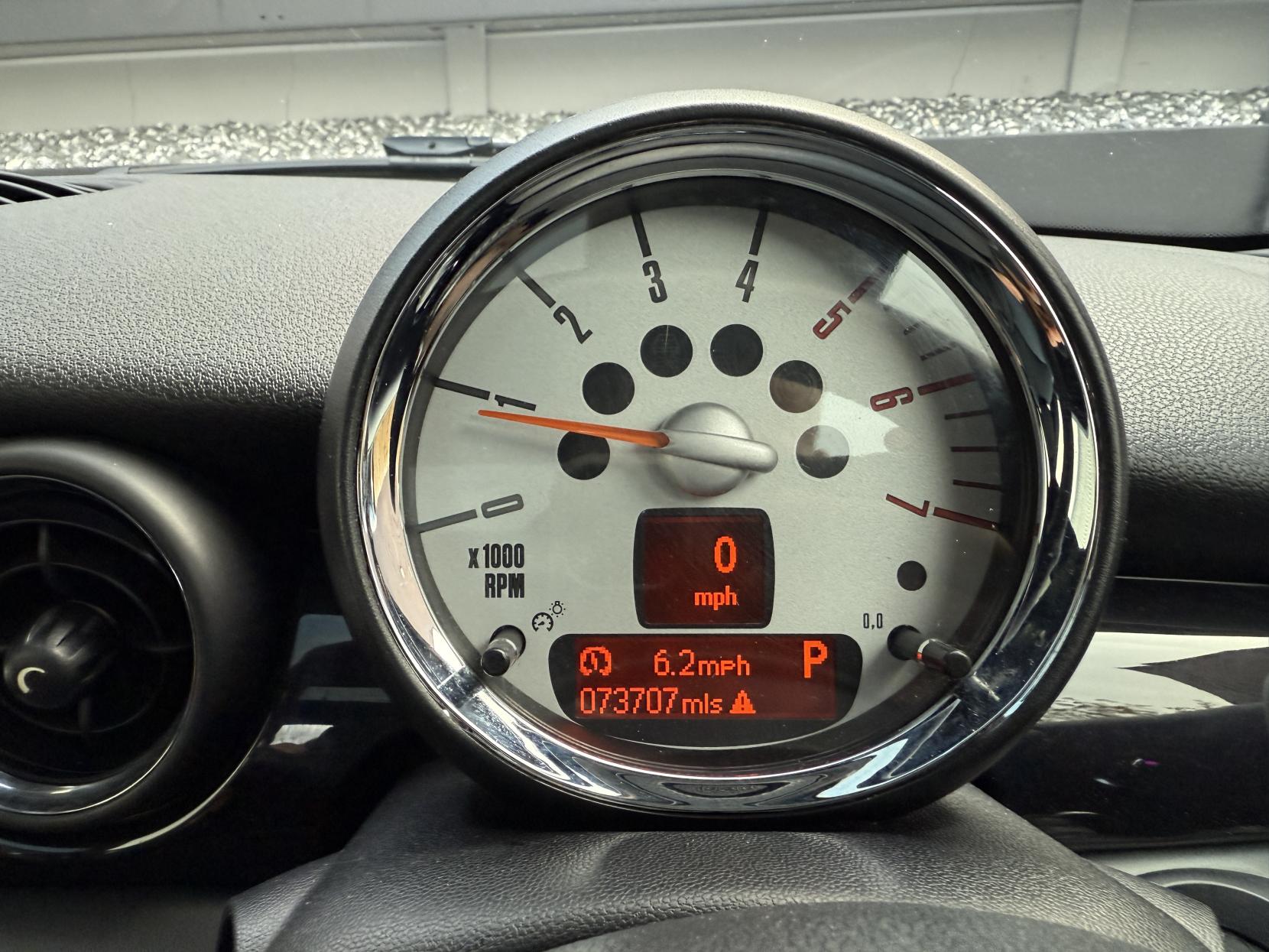 MINI Hatch 2.0 Cooper D Bayswater Hatchback 3dr Diesel Auto Euro 5 (112 ps)