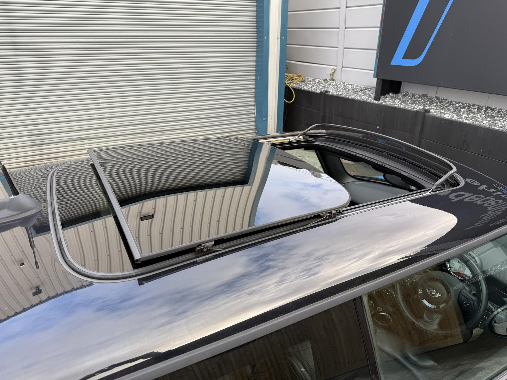 MINI Hatch 2.0 Cooper D Bayswater Hatchback 3dr Diesel Auto Euro 5 (112 ps)