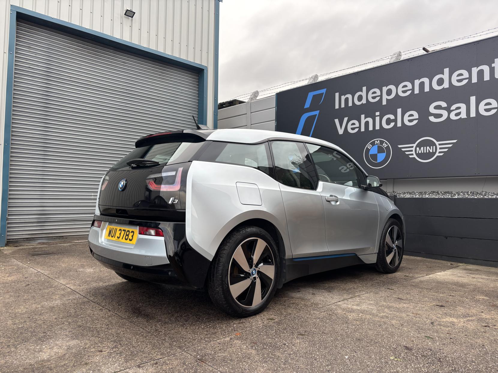 BMW i3 33kWh Hatchback 5dr Petrol Plug-in Hybrid Auto Euro 6 (s/s) (Range Extender) (170 ps)