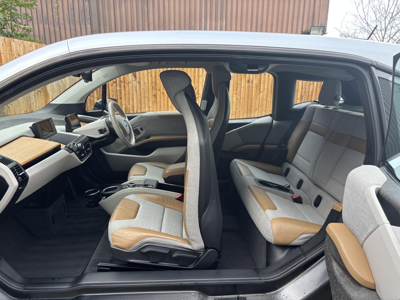 BMW i3 33kWh Hatchback 5dr Petrol Plug-in Hybrid Auto Euro 6 (s/s) (Range Extender) (170 ps)