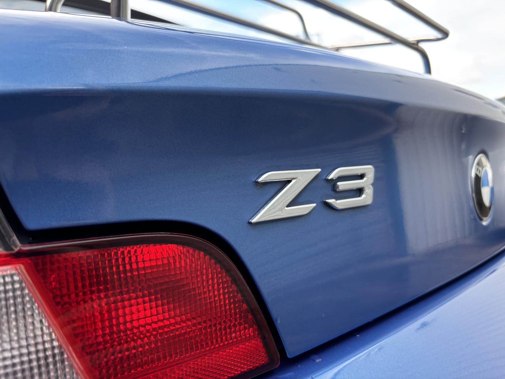 BMW Z3 2.2i Sapphire Edition Limited Edition Roadster 2dr Petrol Manual (222 g/km, 170 bhp)