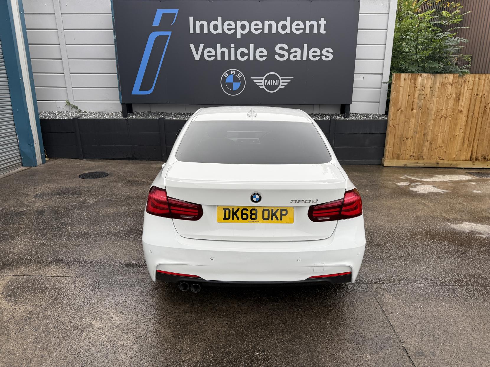 BMW 3 Series 2.0 320d M Sport Shadow Edition Saloon 4dr Diesel Auto Euro 6 (s/s) (190 ps)