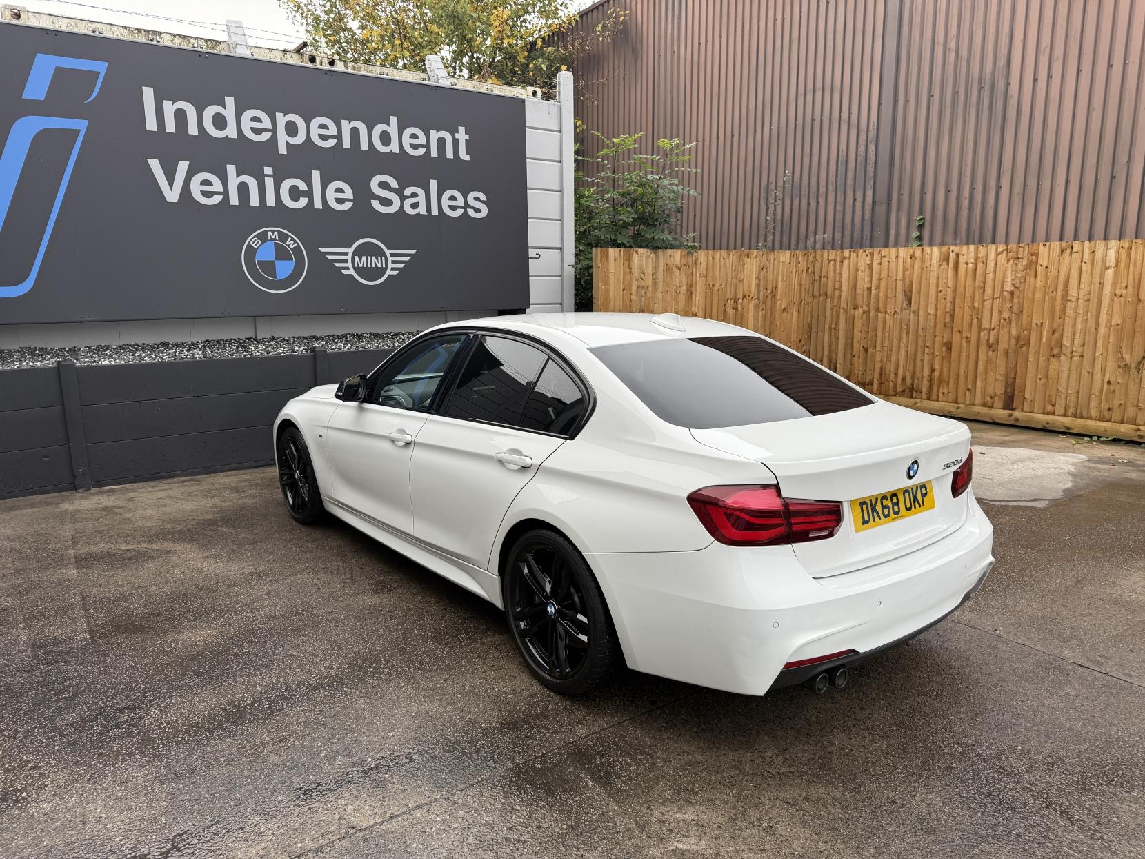 BMW 3 Series 2.0 320d M Sport Shadow Edition Saloon 4dr Diesel Auto Euro 6 (s/s) (190 ps)