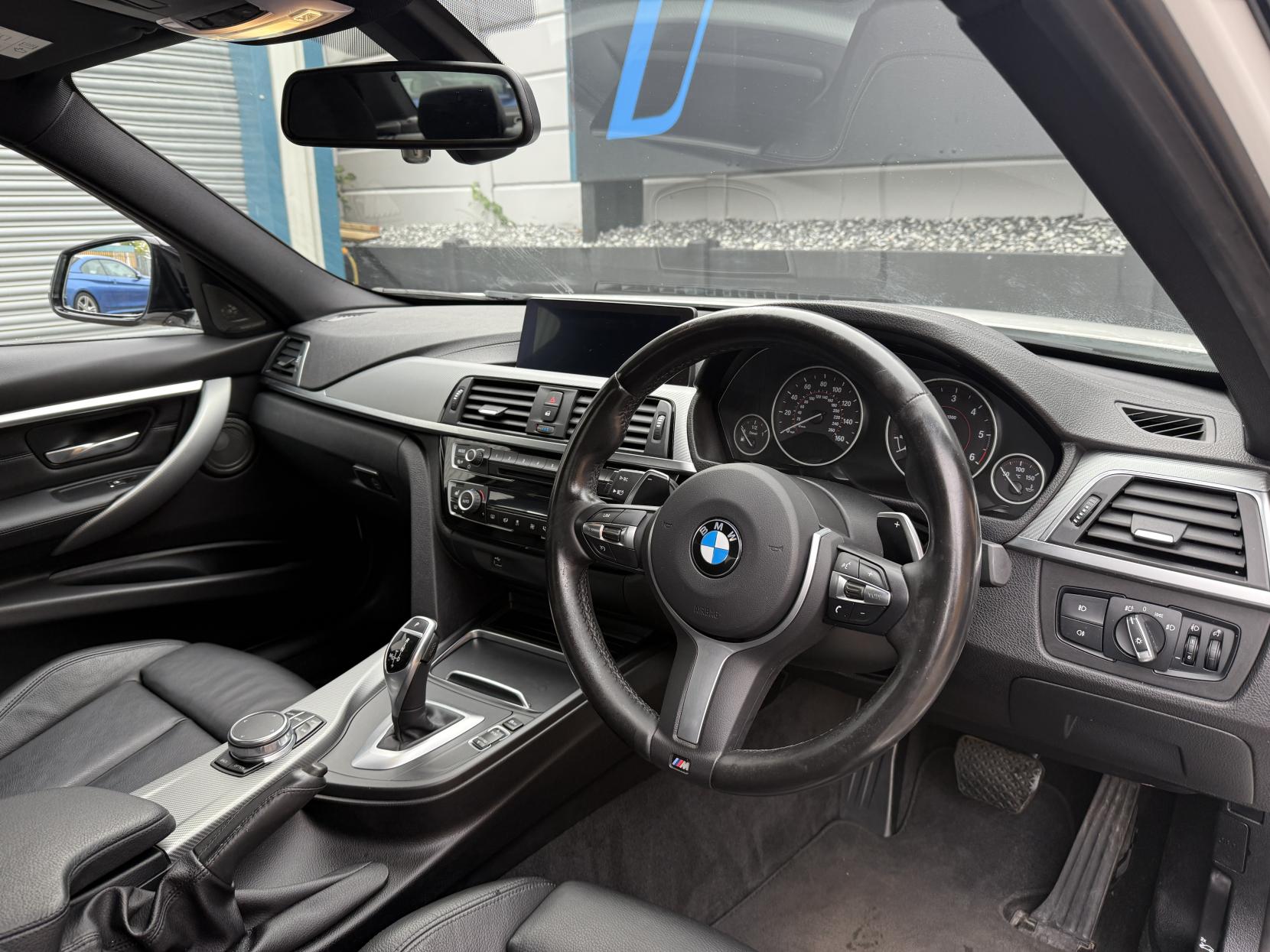 BMW 3 Series 2.0 320d M Sport Shadow Edition Saloon 4dr Diesel Auto Euro 6 (s/s) (190 ps)