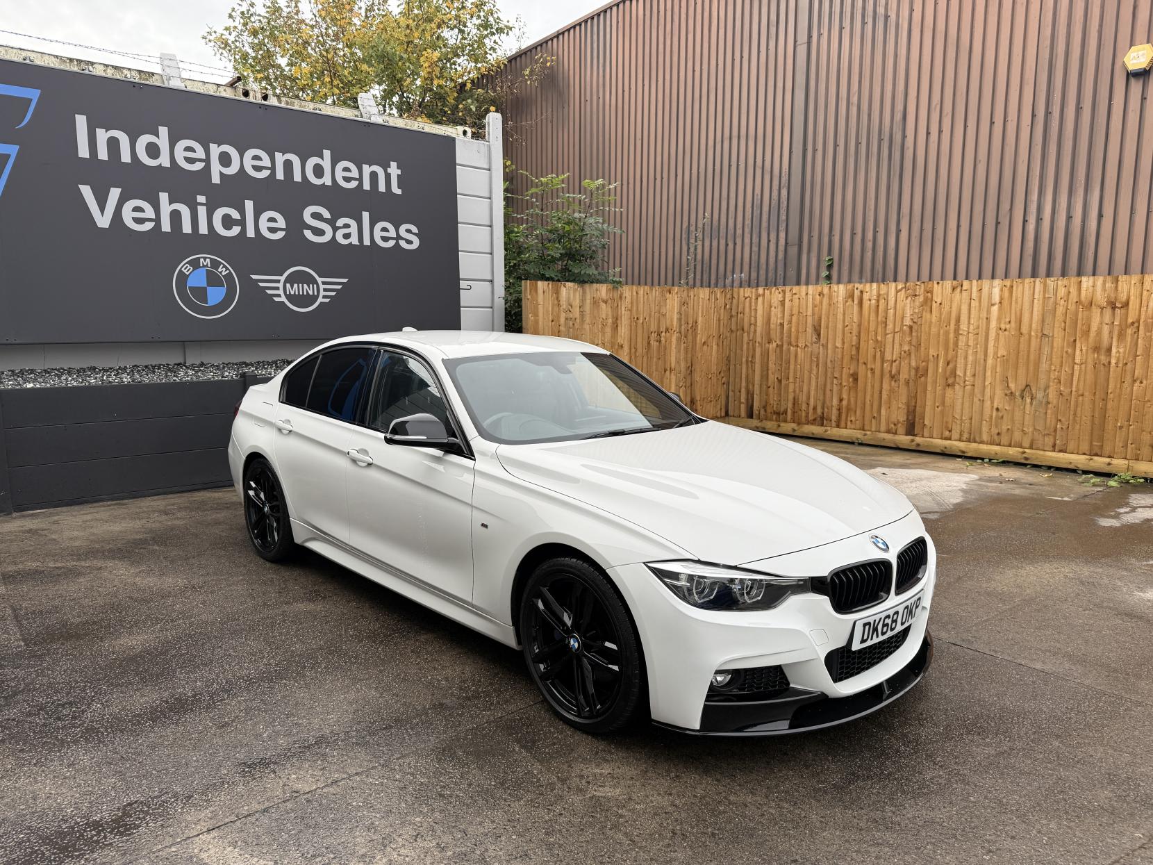 BMW 3 Series 2.0 320d M Sport Shadow Edition Saloon 4dr Diesel Auto Euro 6 (s/s) (190 ps)