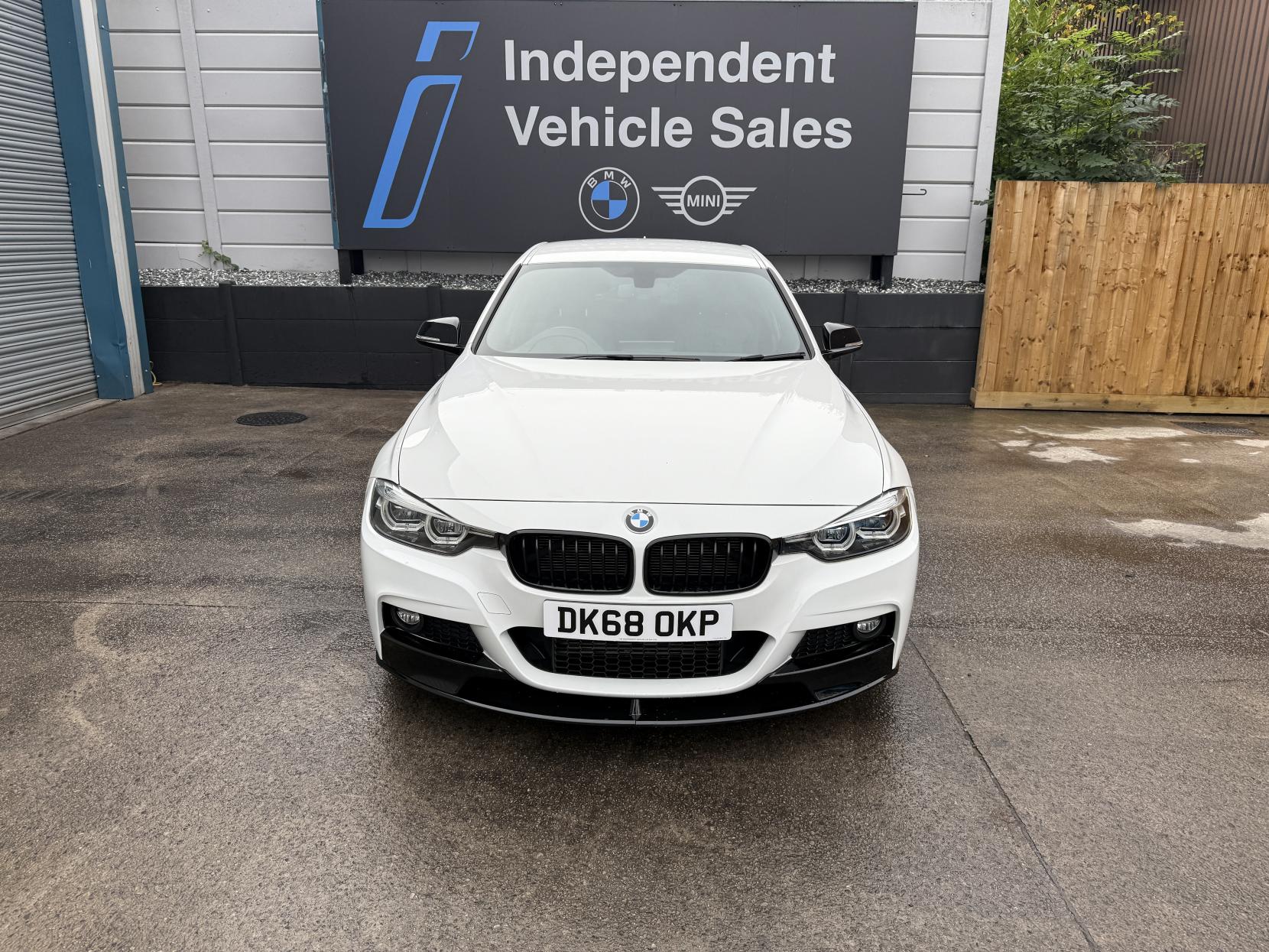 BMW 3 Series 2.0 320d M Sport Shadow Edition Saloon 4dr Diesel Auto Euro 6 (s/s) (190 ps)