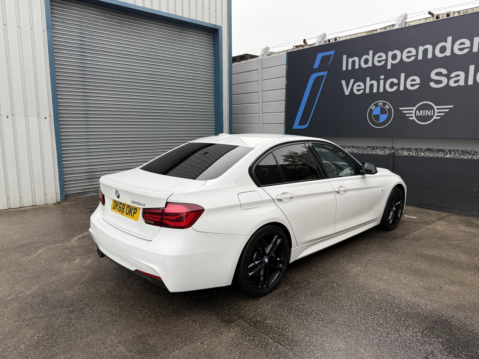 BMW 3 Series 2.0 320d M Sport Shadow Edition Saloon 4dr Diesel Auto Euro 6 (s/s) (190 ps)