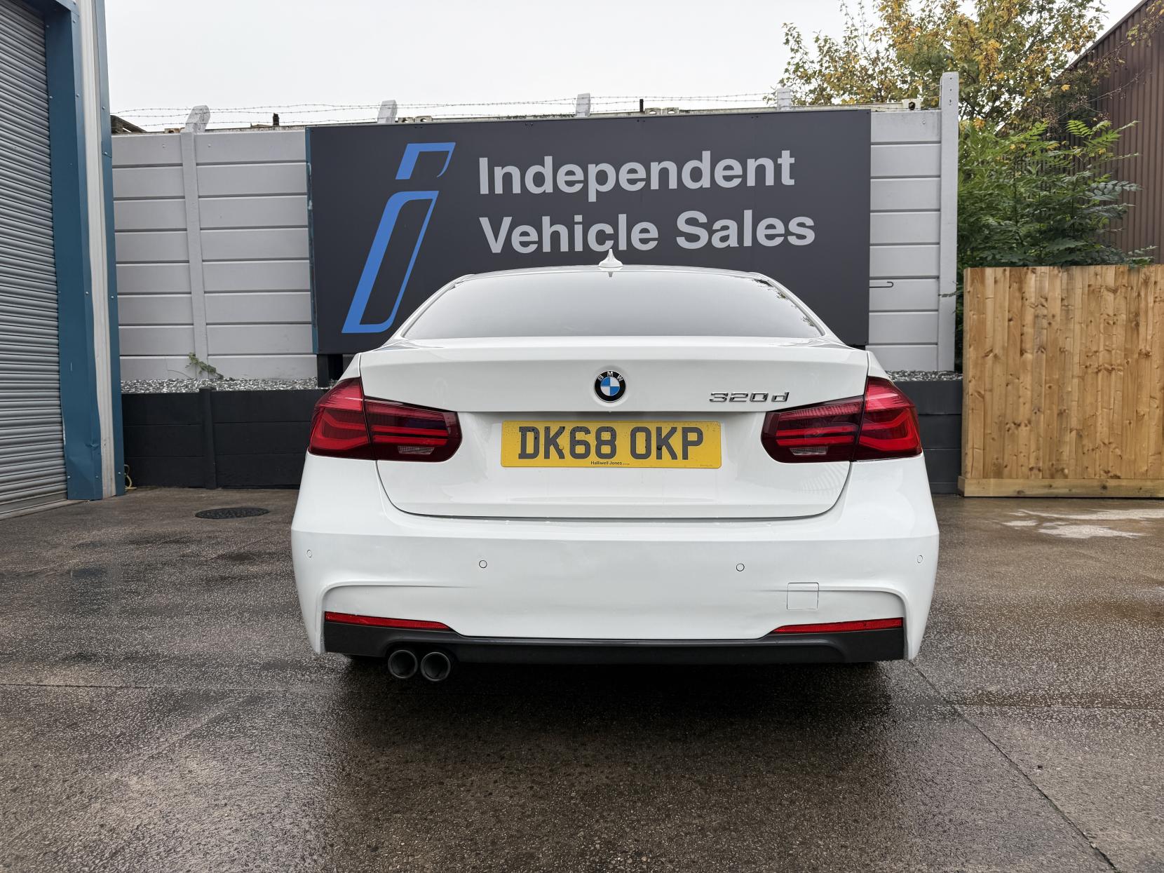 BMW 3 Series 2.0 320d M Sport Shadow Edition Saloon 4dr Diesel Auto Euro 6 (s/s) (190 ps)