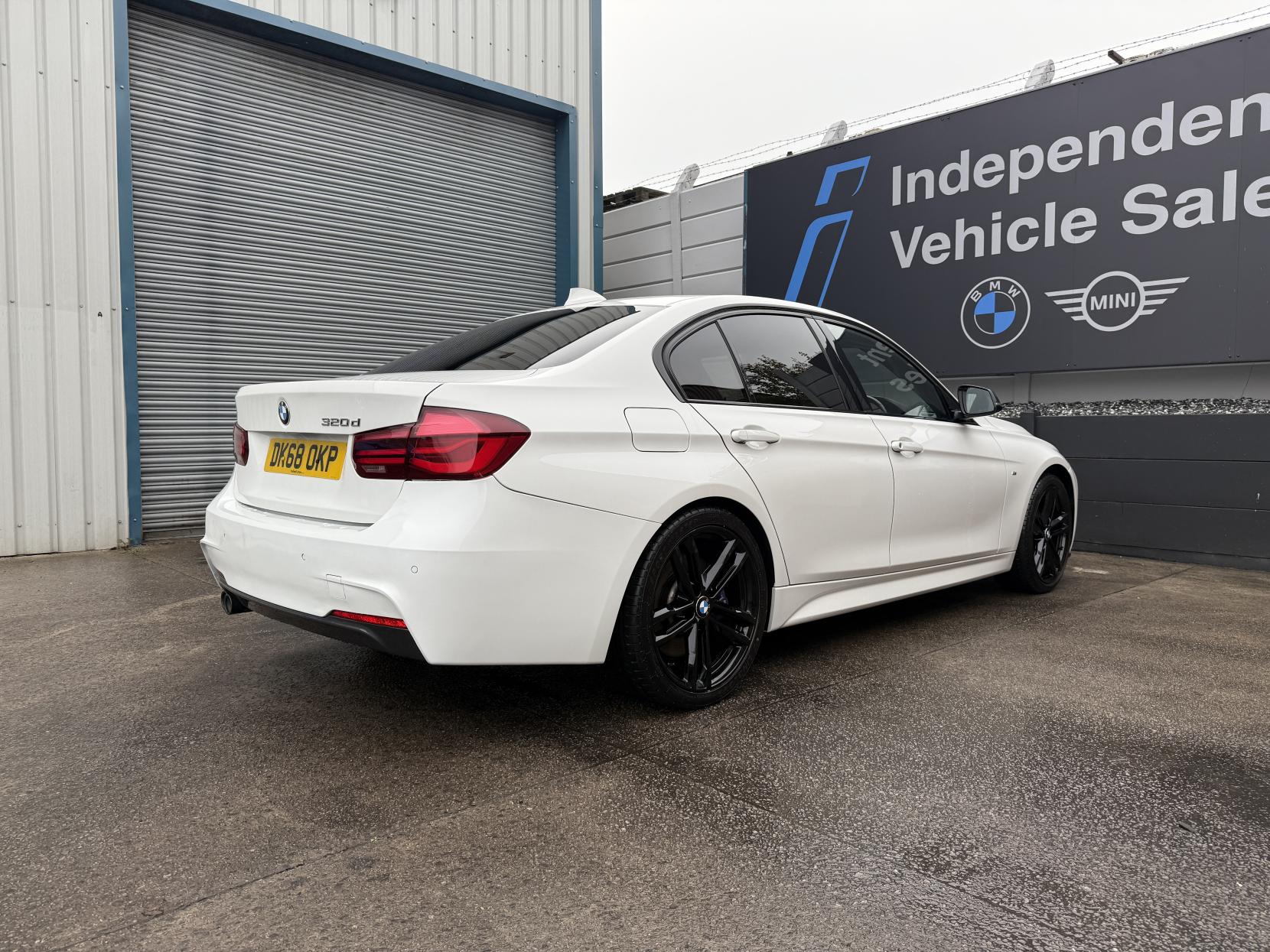 BMW 3 Series 2.0 320d M Sport Shadow Edition Saloon 4dr Diesel Auto Euro 6 (s/s) (190 ps)