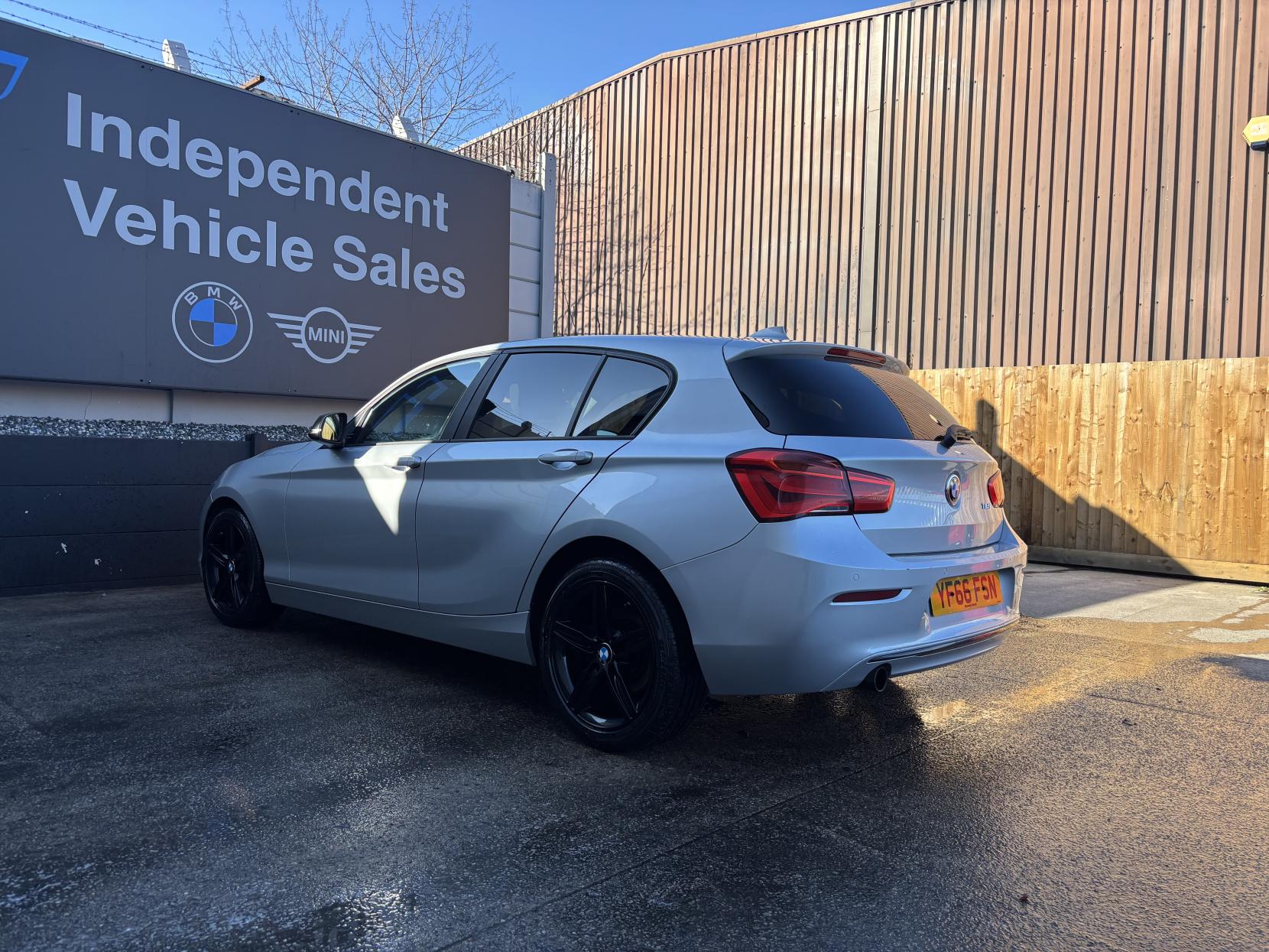 BMW 1 Series 1.5 118i Sport Hatchback 5dr Petrol Manual Euro 6 (s/s) (136 ps)