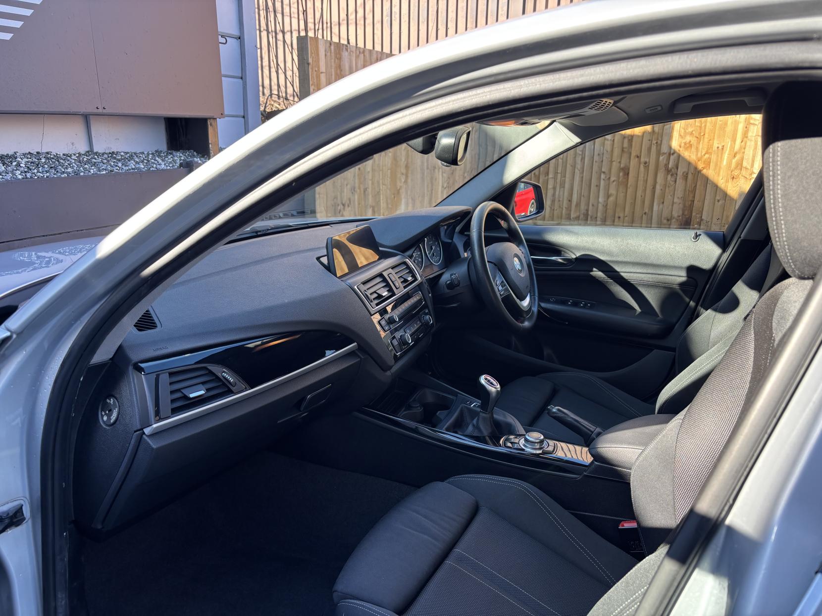 BMW 1 Series 1.5 118i Sport Hatchback 5dr Petrol Manual Euro 6 (s/s) (136 ps)