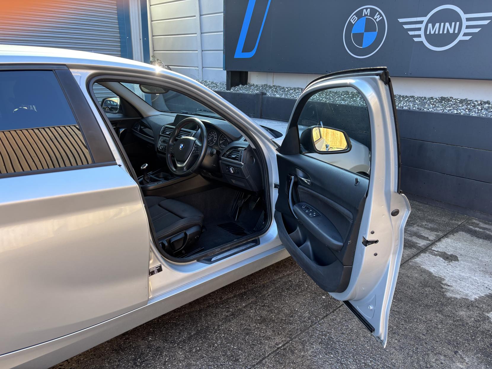 BMW 1 Series 1.5 118i Sport Hatchback 5dr Petrol Manual Euro 6 (s/s) (136 ps)