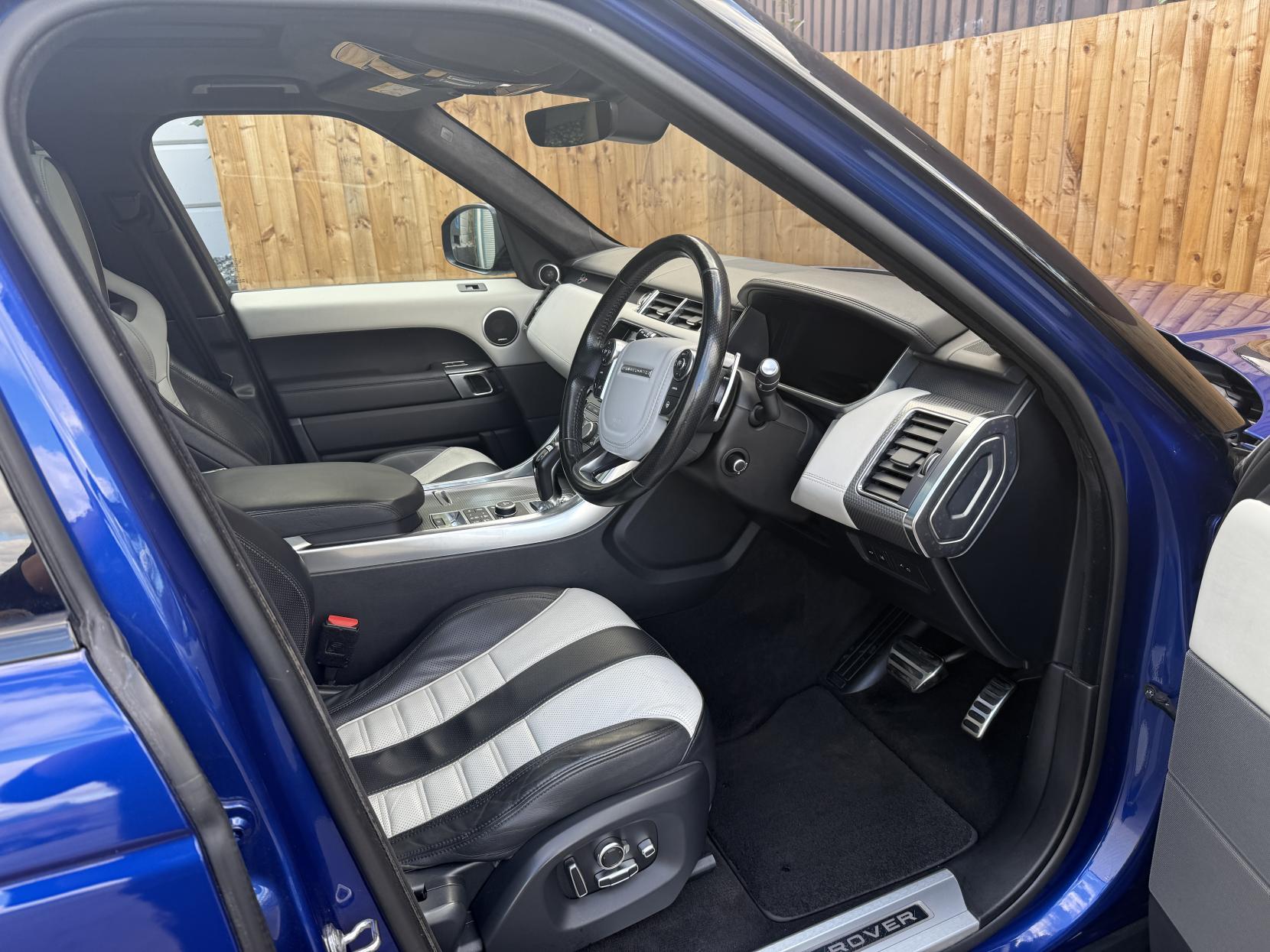 Land Rover Range Rover Sport 5.0 V8 SVR SUV 5dr Petrol Auto 4WD Euro 6 (s/s) (550 ps)