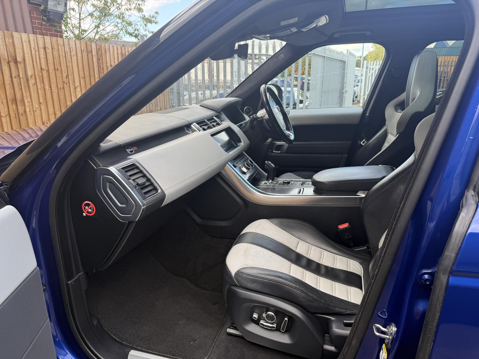 Land Rover Range Rover Sport 5.0 V8 SVR SUV 5dr Petrol Auto 4WD Euro 6 (s/s) (550 ps)