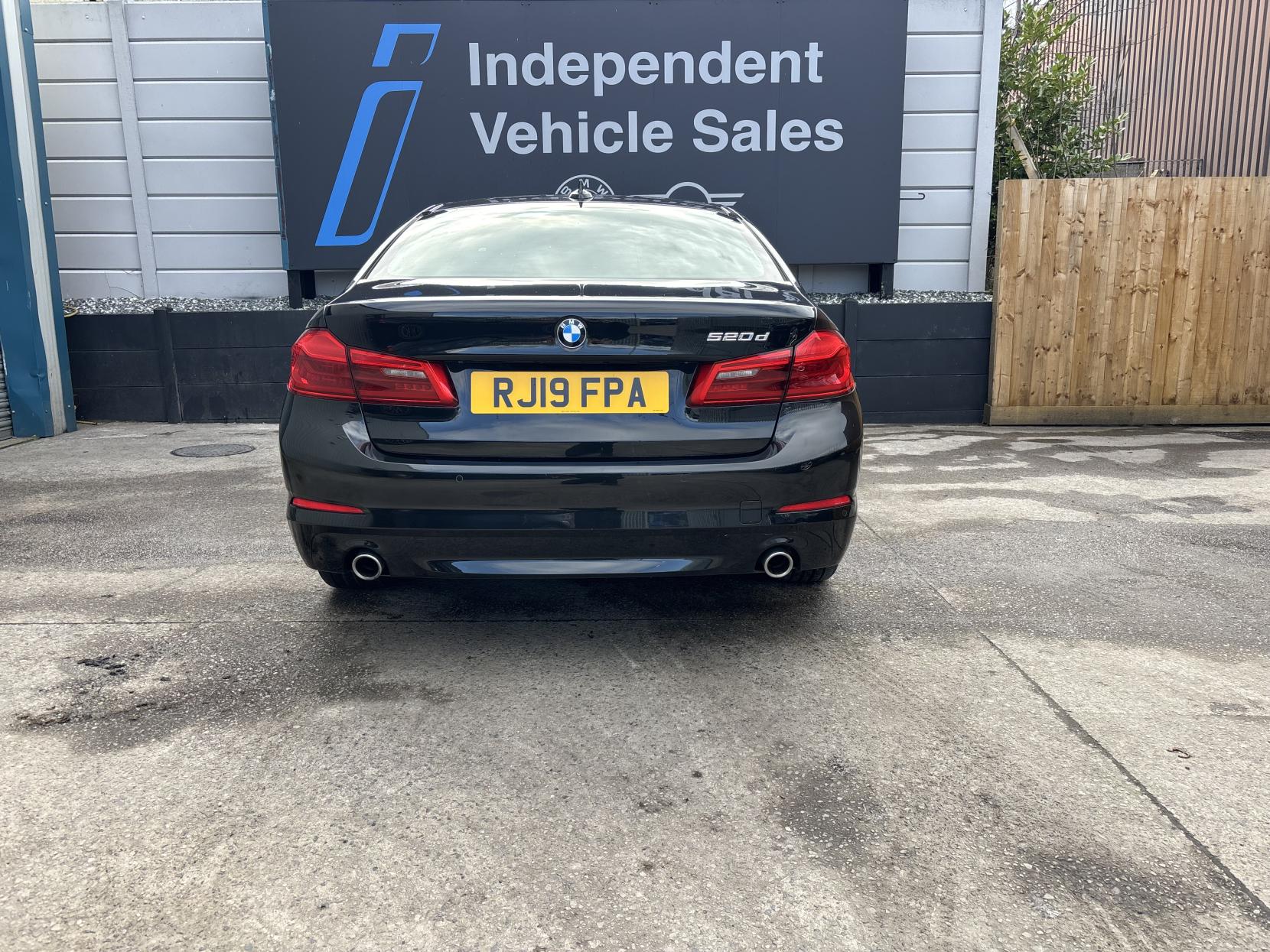 BMW 5 Series 2.0 520d SE Saloon 4dr Diesel Auto Euro 6 (s/s) (190 ps)