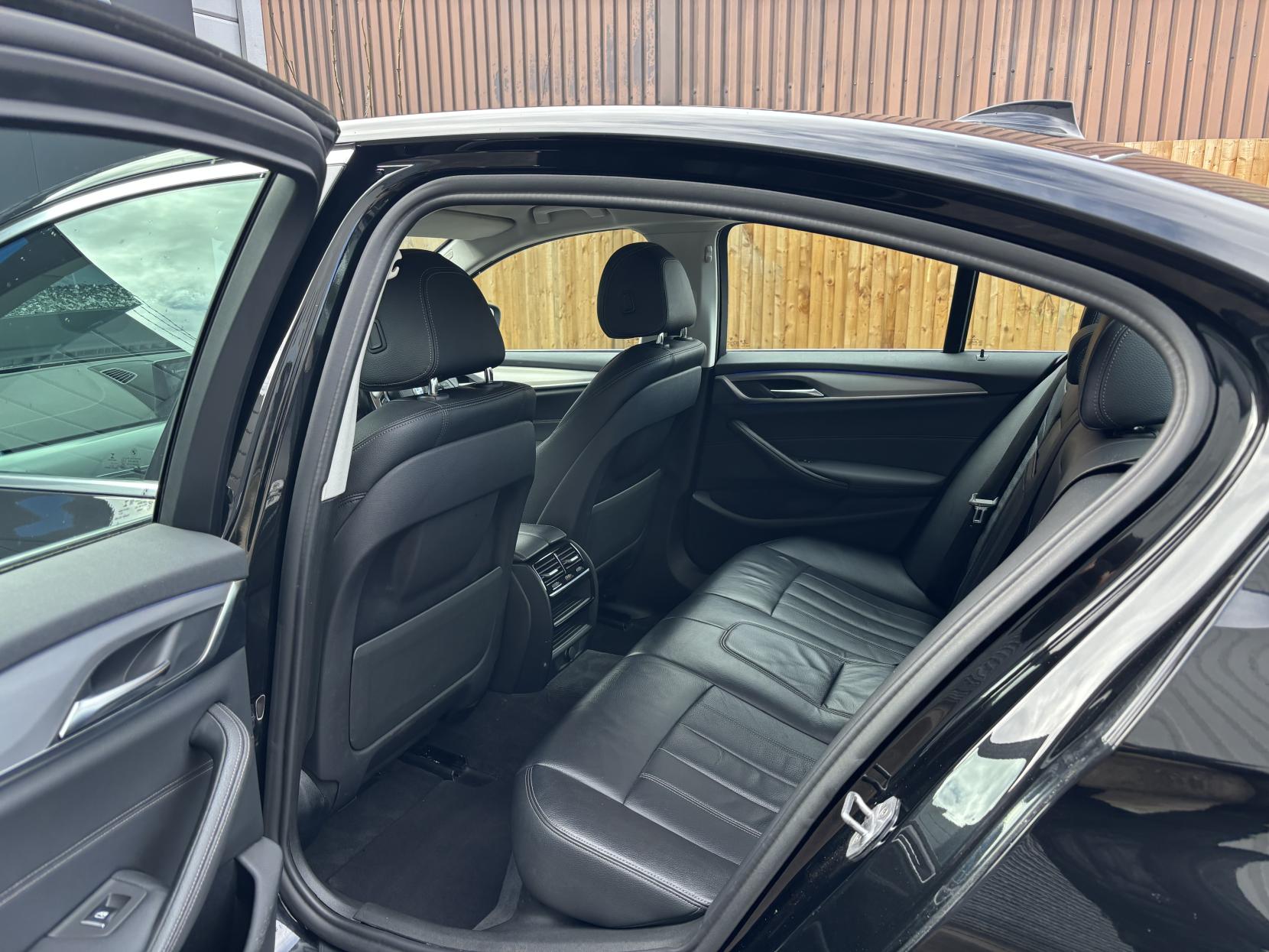 BMW 5 Series 2.0 520d SE Saloon 4dr Diesel Auto Euro 6 (s/s) (190 ps)