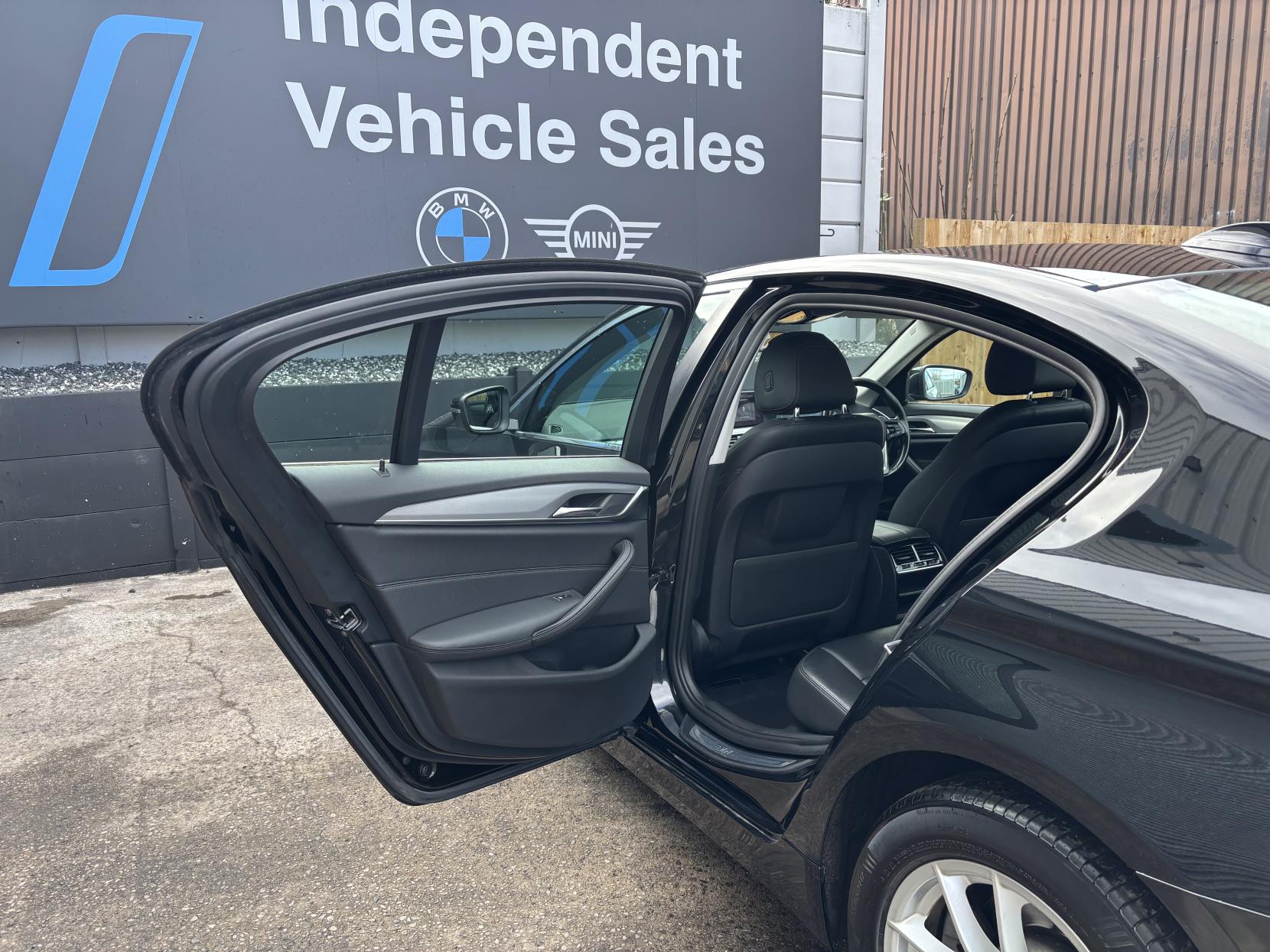 BMW 5 Series 2.0 520d SE Saloon 4dr Diesel Auto Euro 6 (s/s) (190 ps)