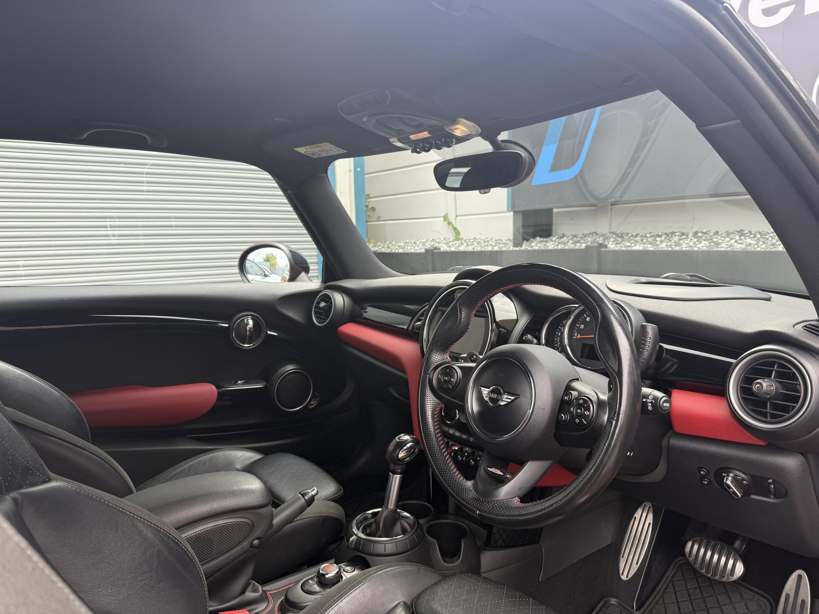 MINI Hatch 2.0 Cooper S Hatchback 3dr Petrol Auto Euro 6 (s/s) (192 ps)