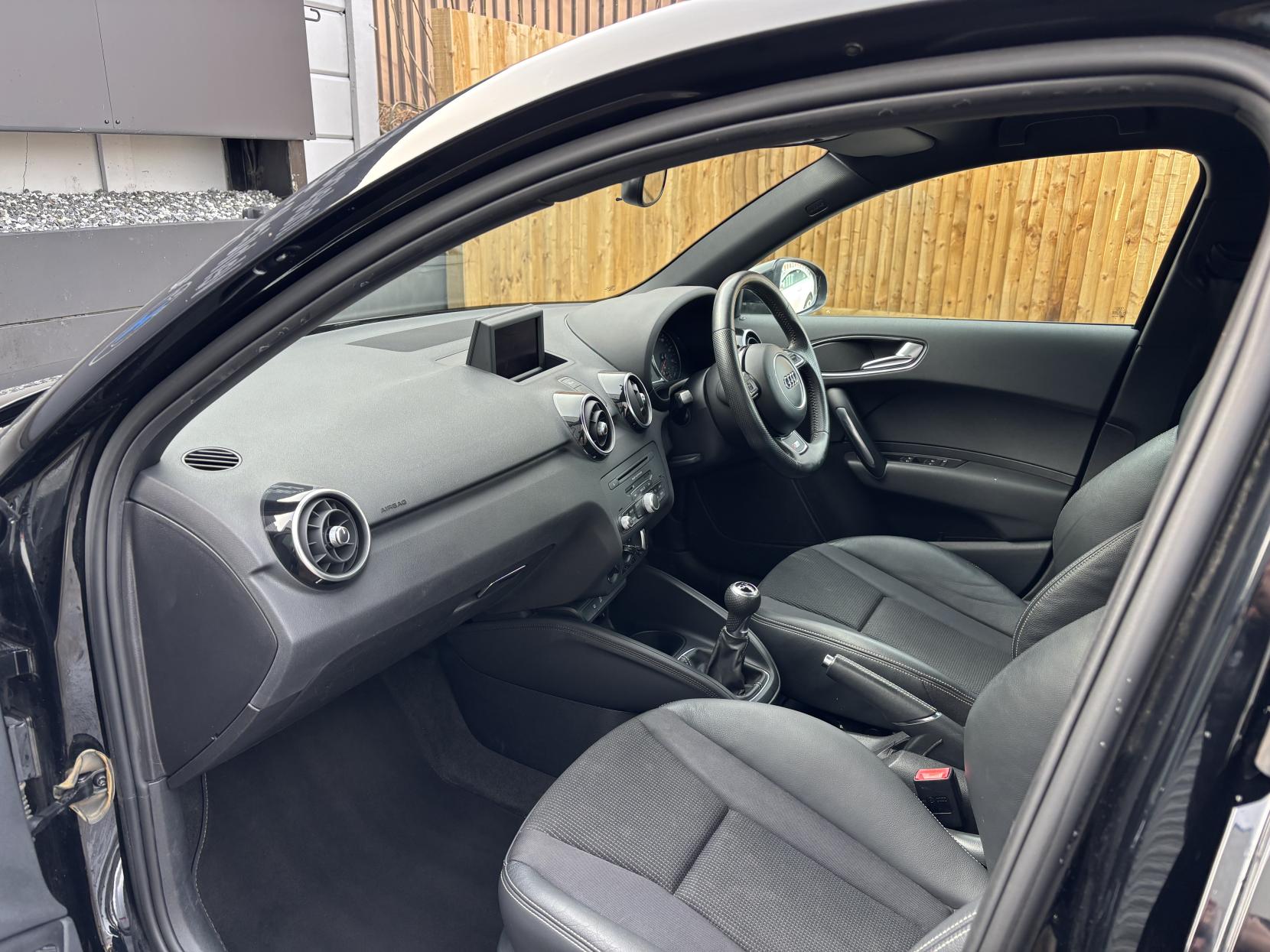 Audi A1 1.6 TDI S line Sportback 5dr Diesel Manual Euro 5 (s/s) (105 ps)