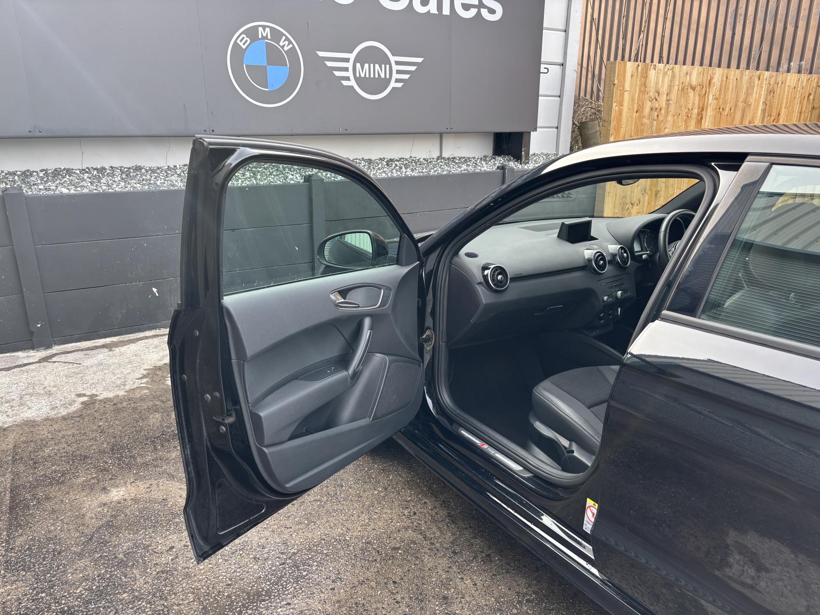 Audi A1 1.6 TDI S line Sportback 5dr Diesel Manual Euro 5 (s/s) (105 ps)