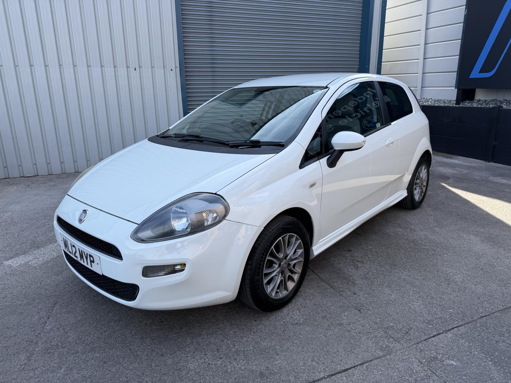 Fiat Punto 1.4 GBT Hatchback 3dr Petrol Manual Euro 5 (s/s) (77 bhp)