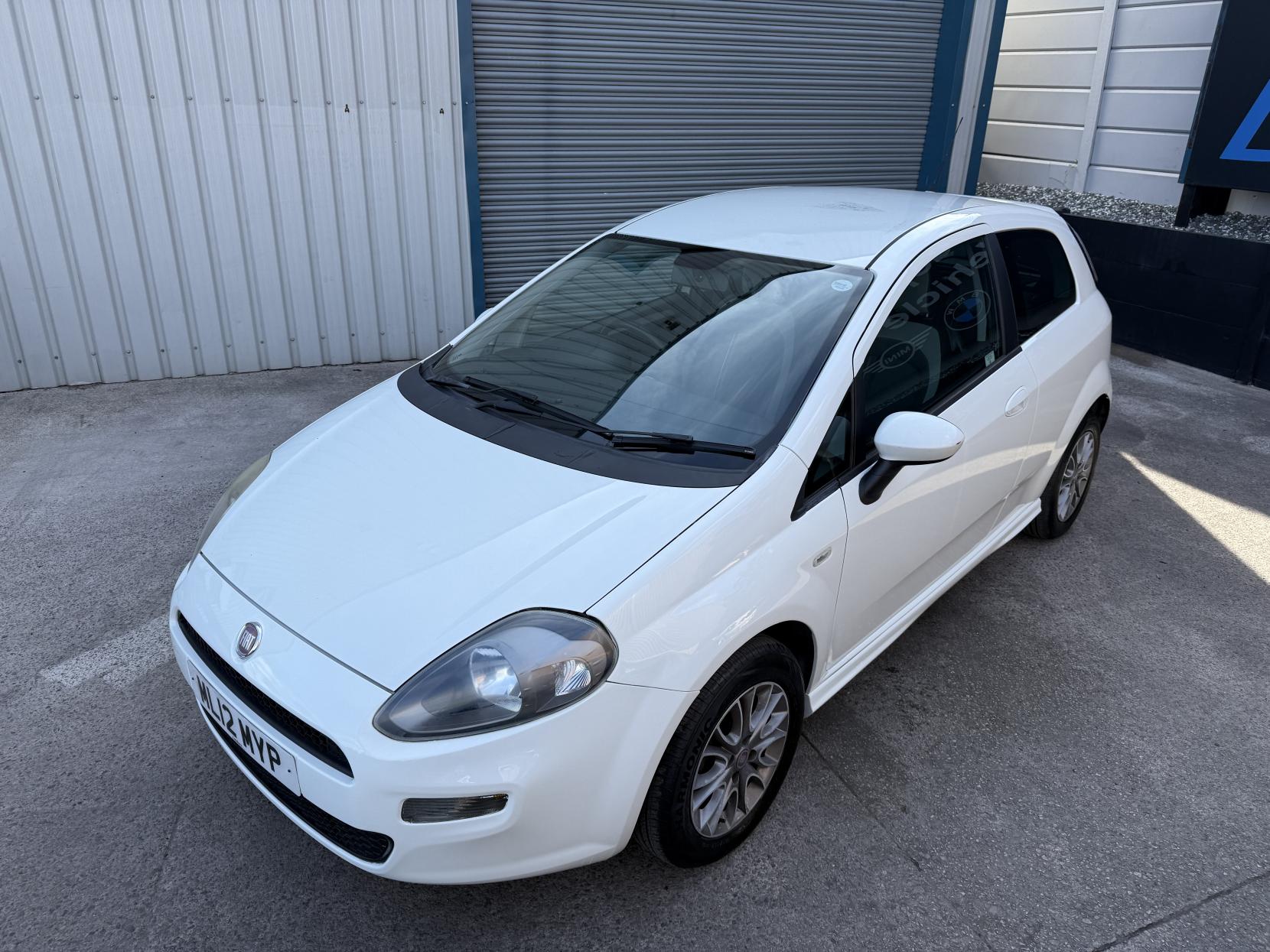 Fiat Punto 1.4 GBT Hatchback 3dr Petrol Manual Euro 5 (s/s) (77 bhp)