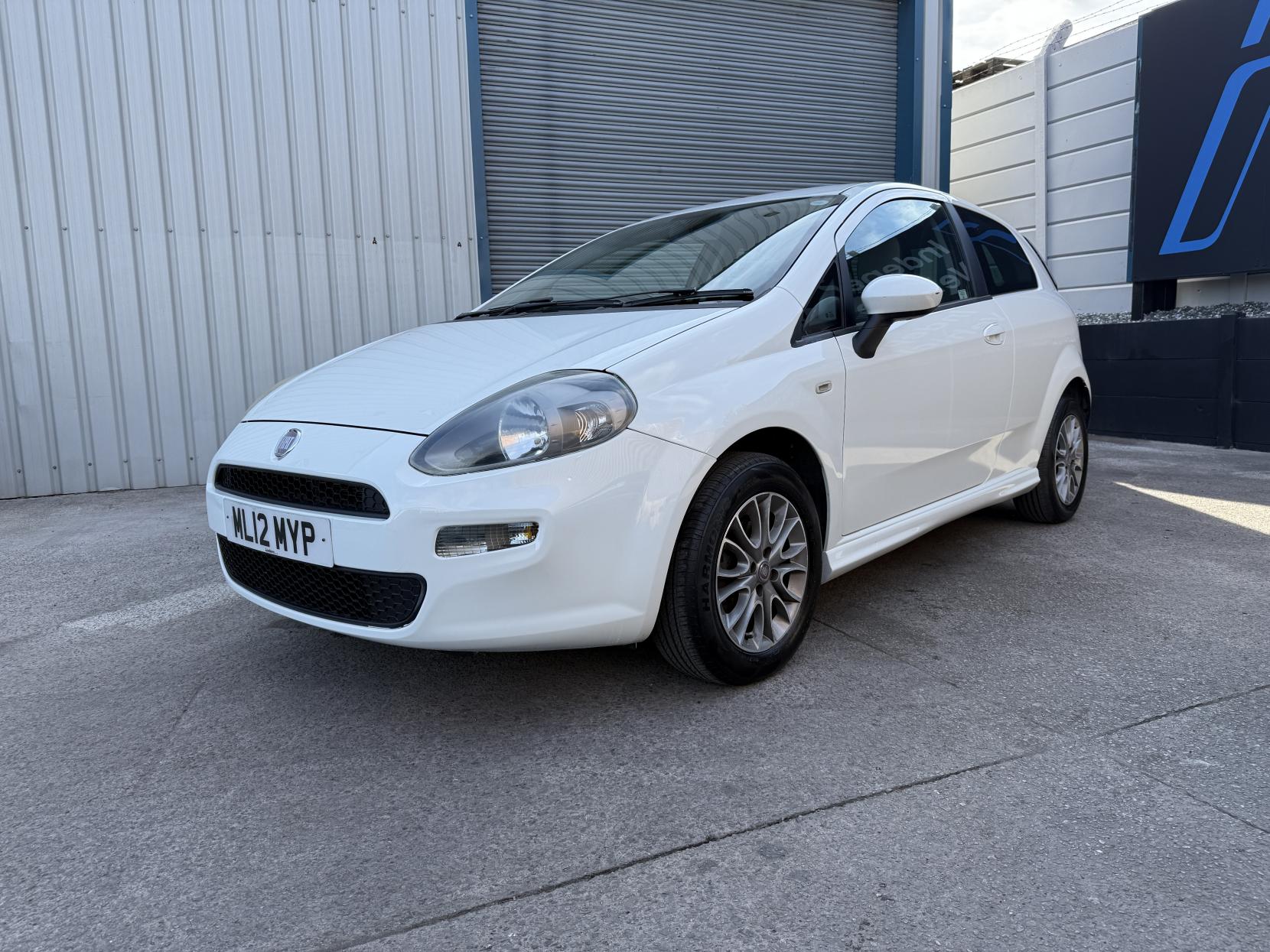 Fiat Punto 1.4 GBT Hatchback 3dr Petrol Manual Euro 5 (s/s) (77 bhp)
