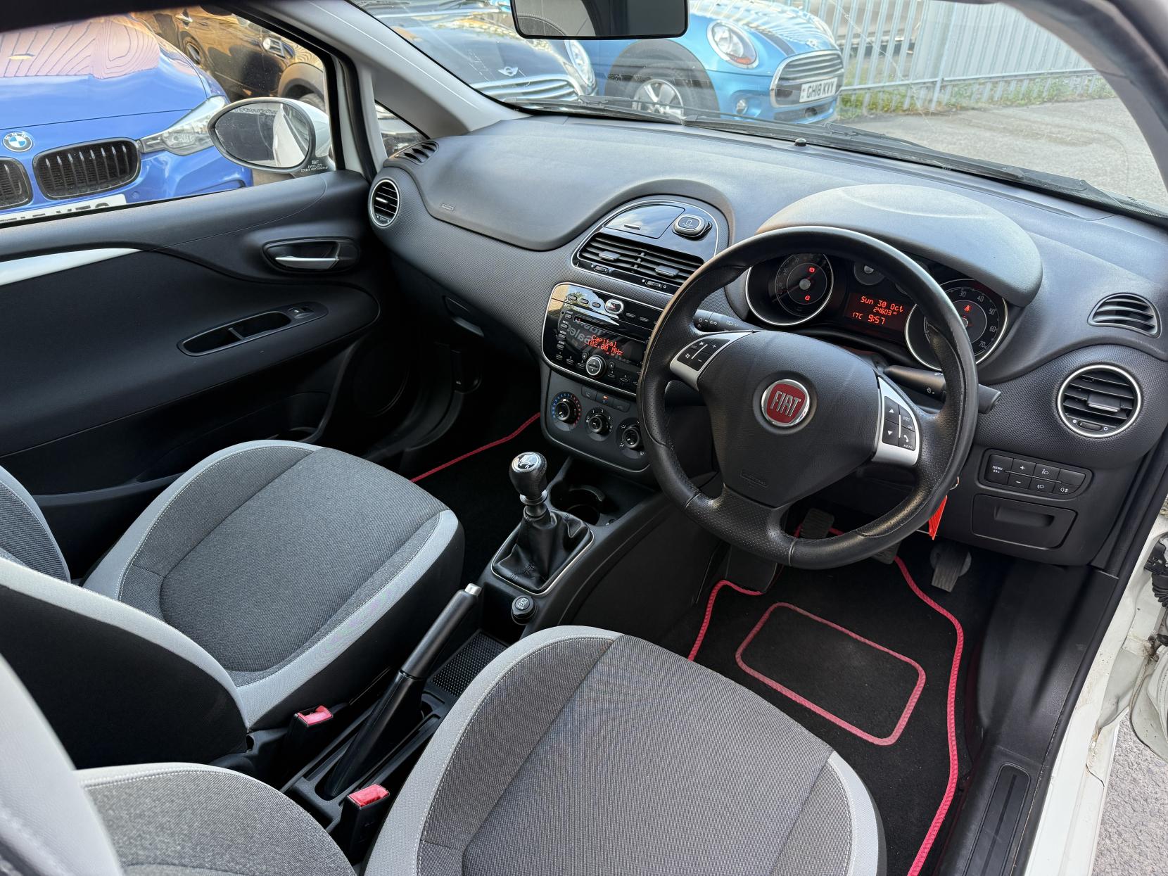 Fiat Punto 1.4 GBT Hatchback 3dr Petrol Manual Euro 5 (s/s) (77 bhp)