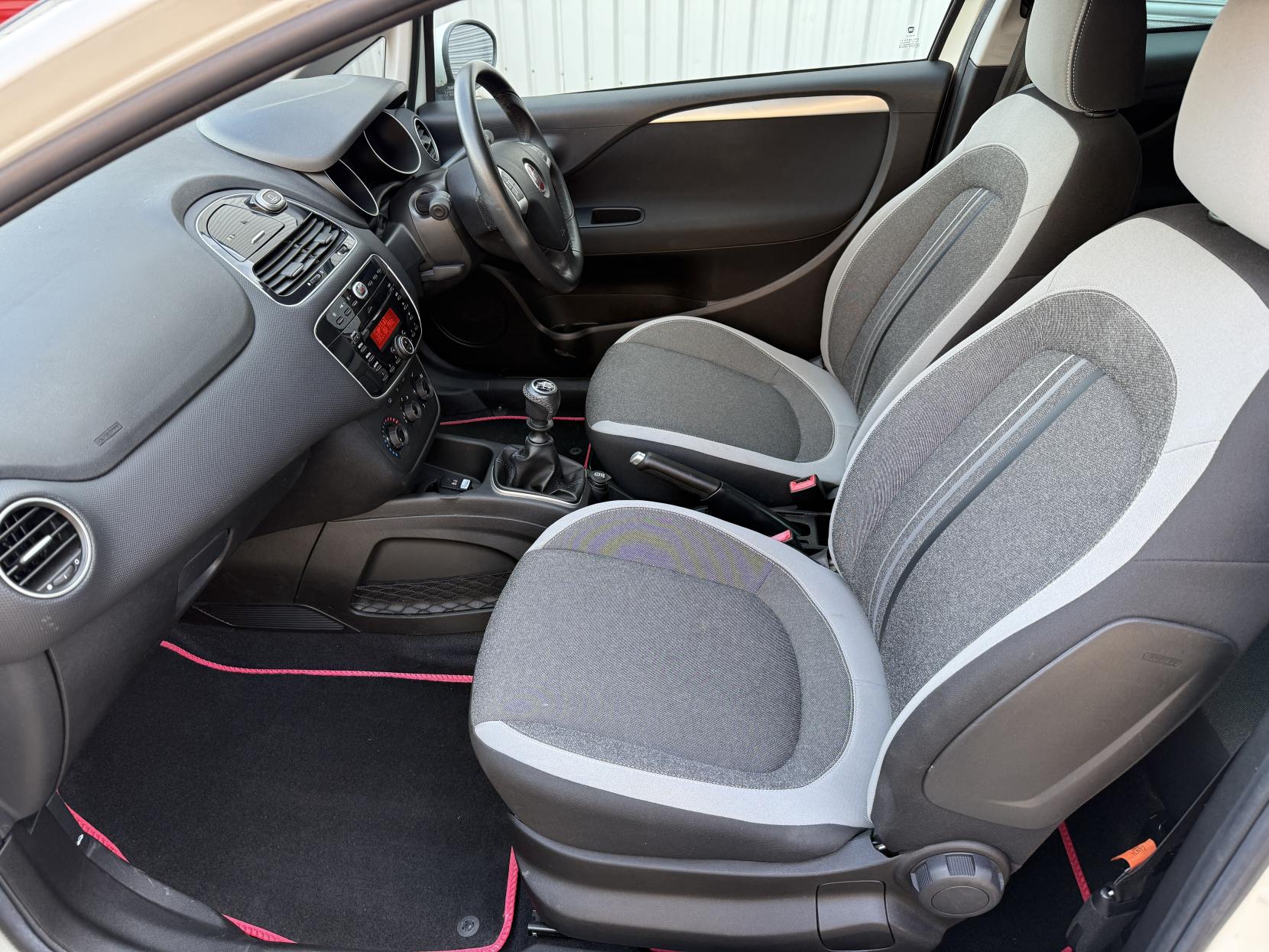 Fiat Punto 1.4 GBT Hatchback 3dr Petrol Manual Euro 5 (s/s) (77 bhp)