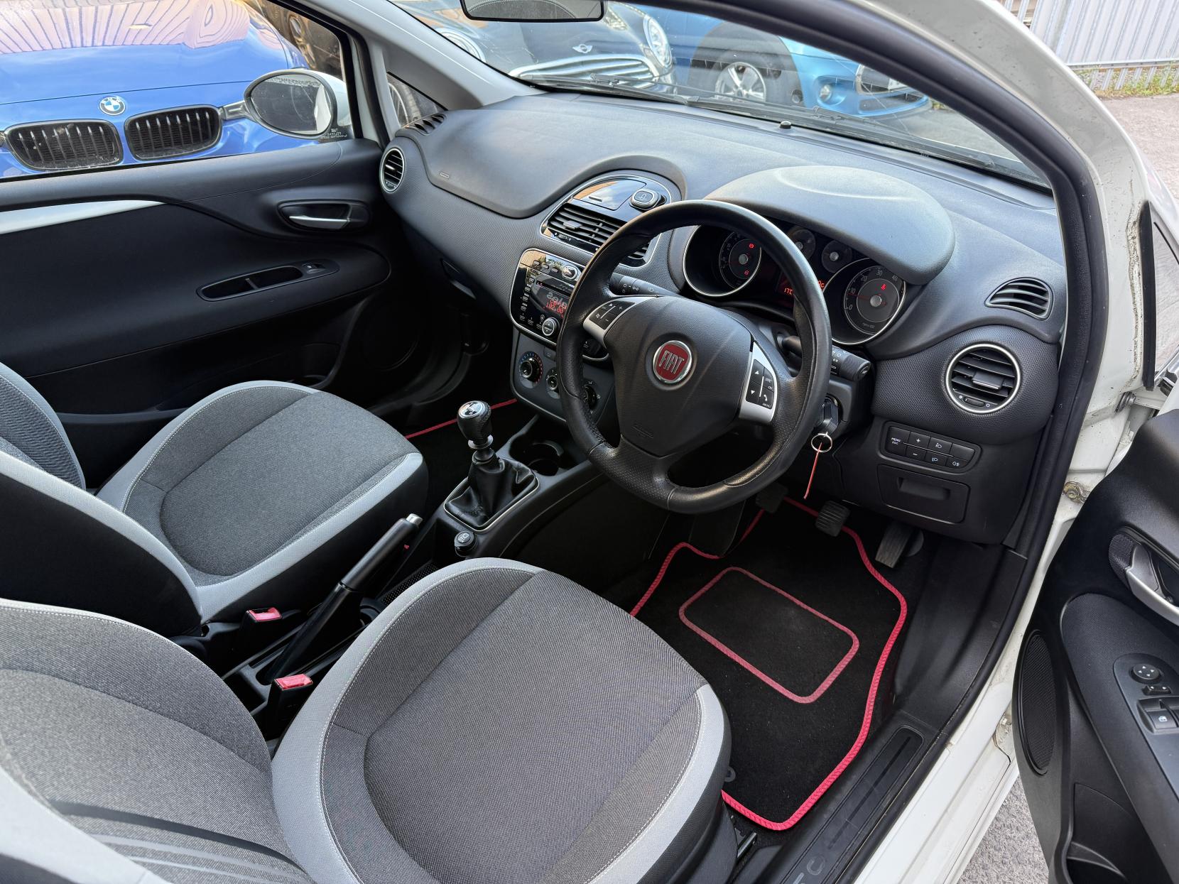 Fiat Punto 1.4 GBT Hatchback 3dr Petrol Manual Euro 5 (s/s) (77 bhp)