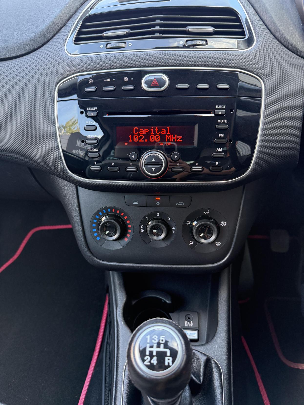 Fiat Punto 1.4 GBT Hatchback 3dr Petrol Manual Euro 5 (s/s) (77 bhp)