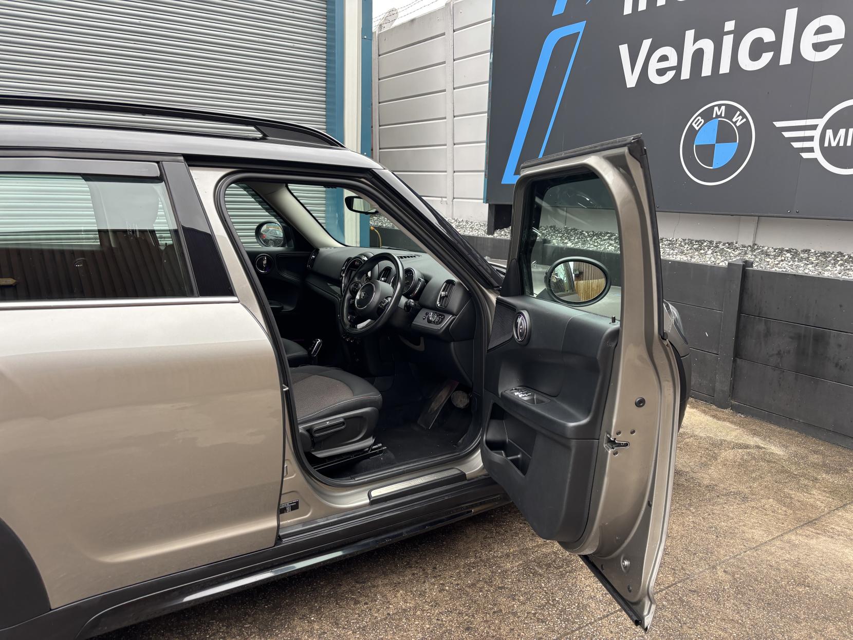 MINI Countryman 2.0 Cooper D SUV 5dr Diesel Auto ALL4 Euro 6 (s/s) (150 ps)