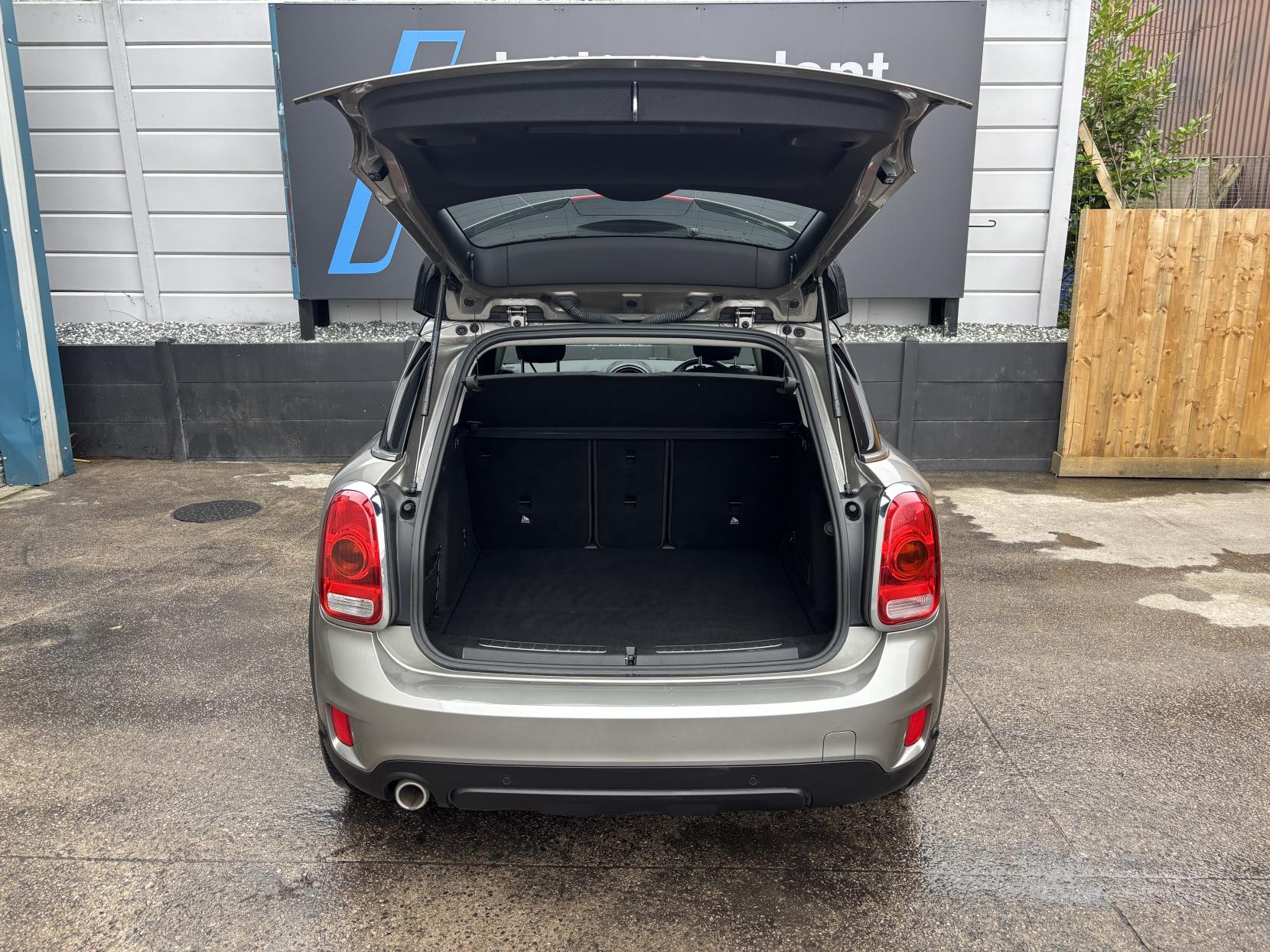 MINI Countryman 2.0 Cooper D SUV 5dr Diesel Auto ALL4 Euro 6 (s/s) (150 ps)