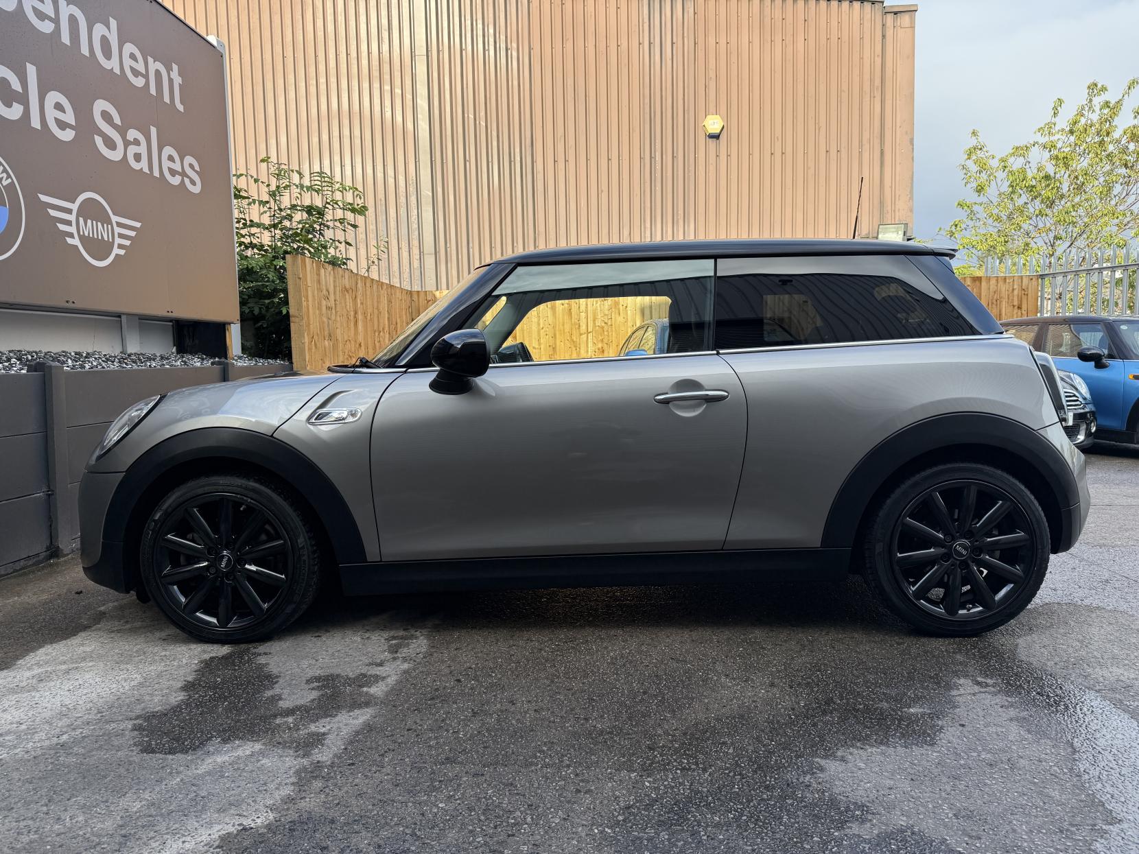 MINI Hatch 2.0 Cooper S Hatchback 3dr Petrol Auto Euro 6 (s/s) (192 ps)
