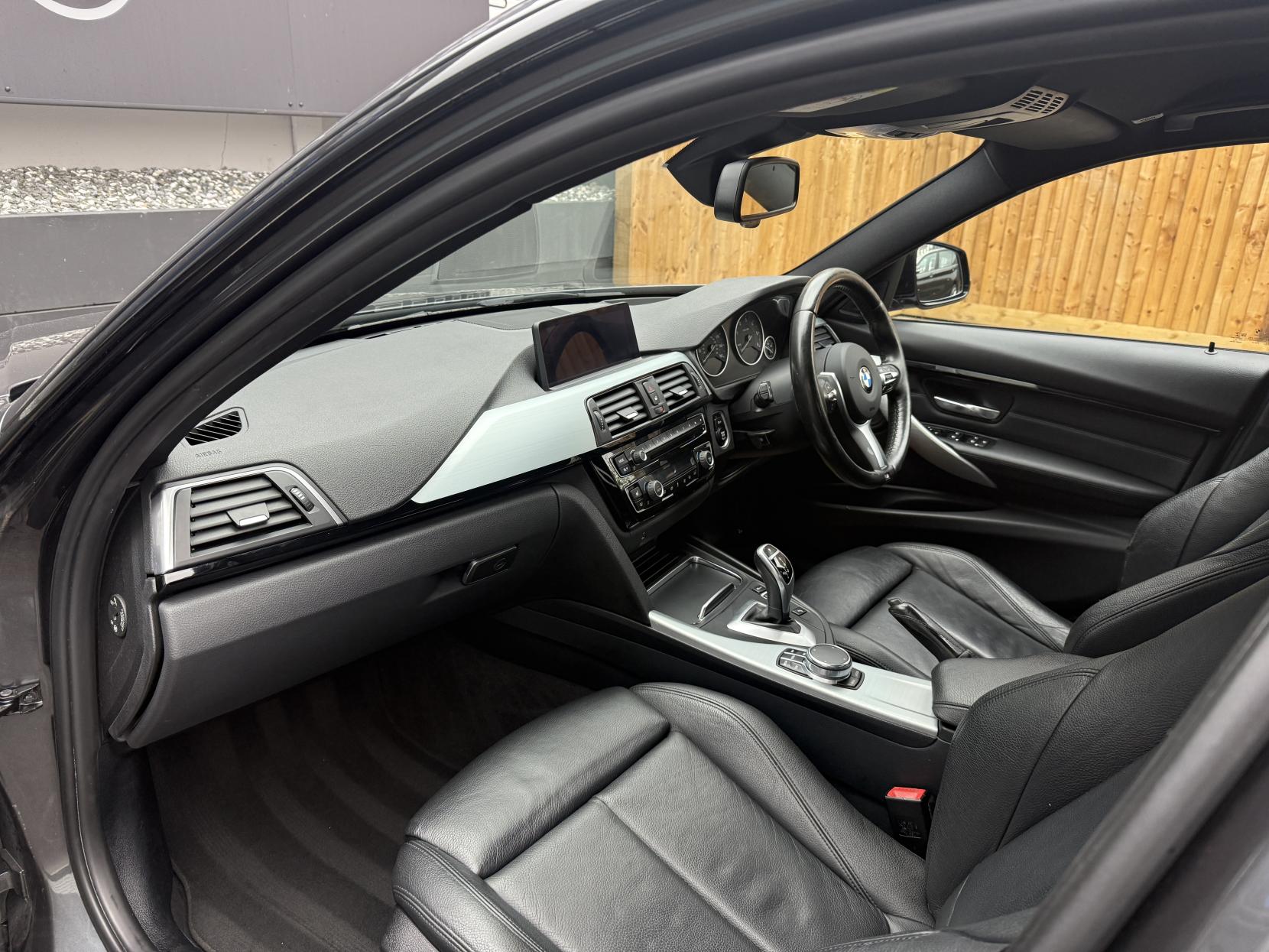 BMW 3 Series 3.0 335d M Sport Saloon 4dr Diesel Auto xDrive Euro 6 (s/s) (313 ps)