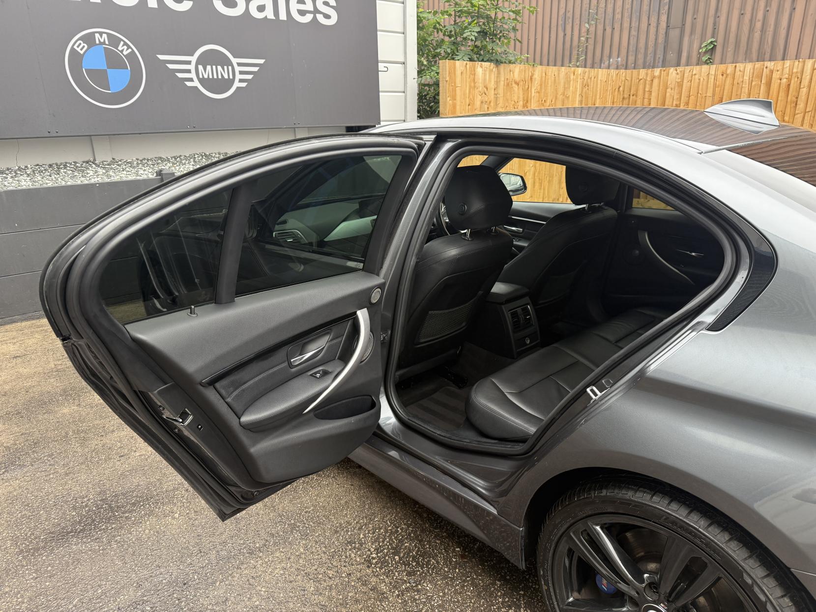 BMW 3 Series 3.0 335d M Sport Saloon 4dr Diesel Auto xDrive Euro 6 (s/s) (313 ps)