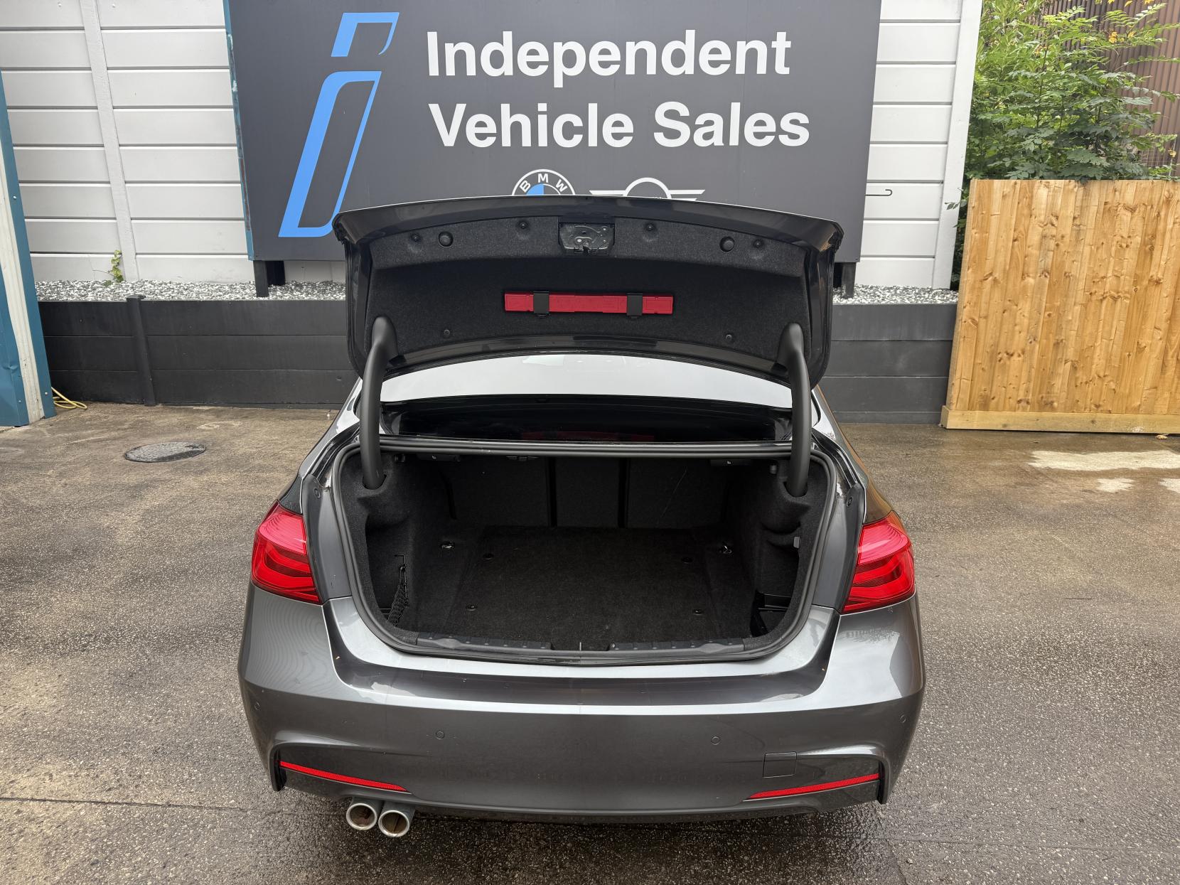 BMW 3 Series 3.0 335d M Sport Saloon 4dr Diesel Auto xDrive Euro 6 (s/s) (313 ps)