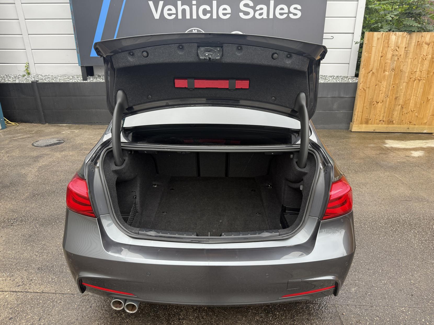 BMW 3 Series 3.0 335d M Sport Saloon 4dr Diesel Auto xDrive Euro 6 (s/s) (313 ps)