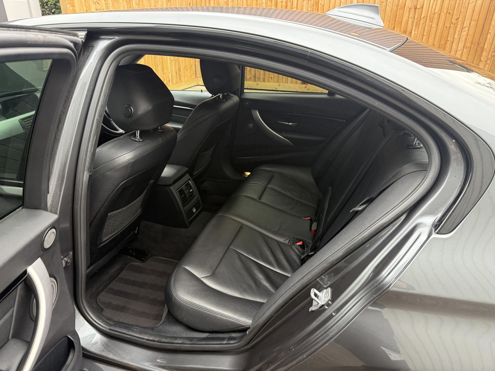 BMW 3 Series 3.0 335d M Sport Saloon 4dr Diesel Auto xDrive Euro 6 (s/s) (313 ps)